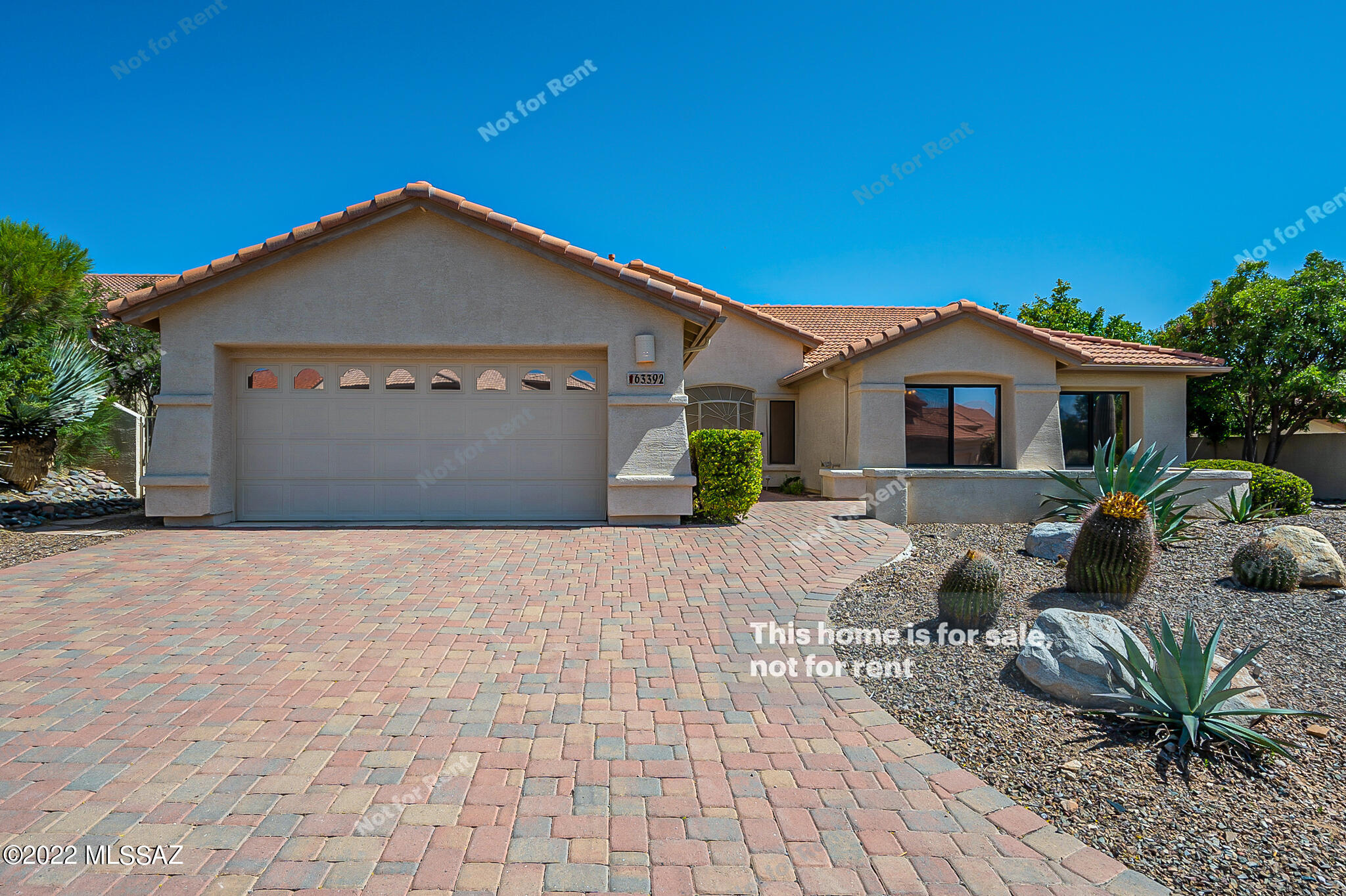 This Tucson one-story home offers a patio, granite countertops, and a two-car garage. This home has been virtually staged to illustrate its potential.