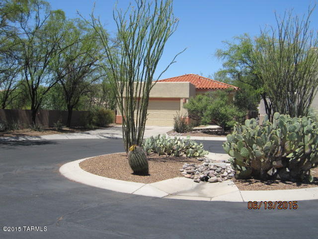 2BR 2BA in gated community Solace at Sabino Canyon.  All Ceramic tile flooring through out, Central AC, Oven/Stove, Microwave, 2 Refrigerators, Washer and Dryer. All appliances included. 2 car garage. Close to Sabino Canyon hiking where privacy abounds in this exclusive gated foothills community.