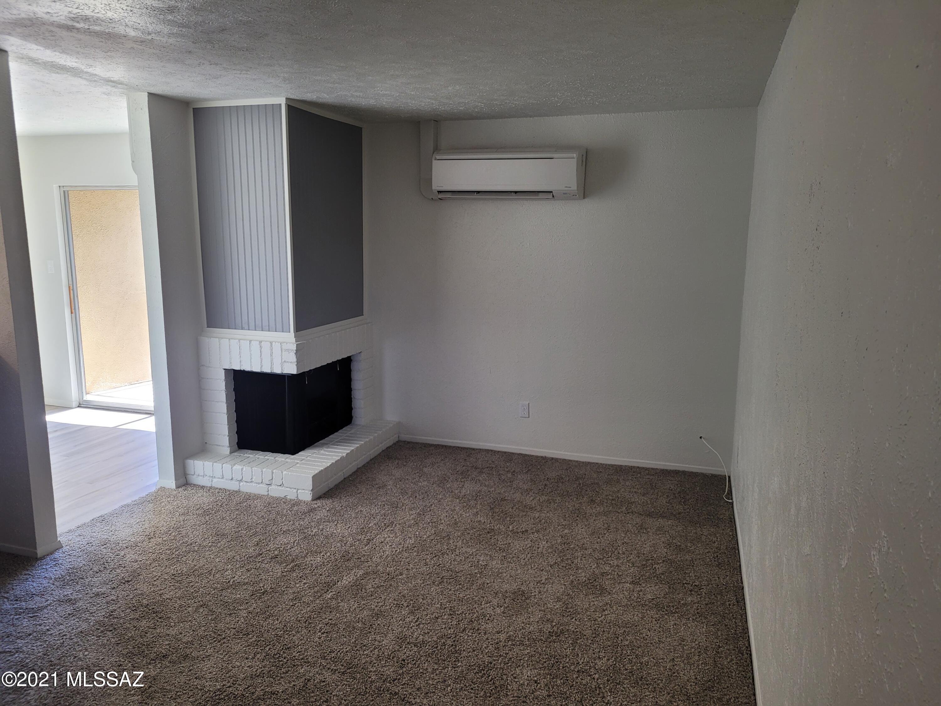 Updated 2nd floor condo with new paint, granite, carpet, laminate, appliances, cabinets and fixtures, split system ac in all rooms.
Great for investment property. Rent in the building for 1 bed 1 bath units are going for 800 and up