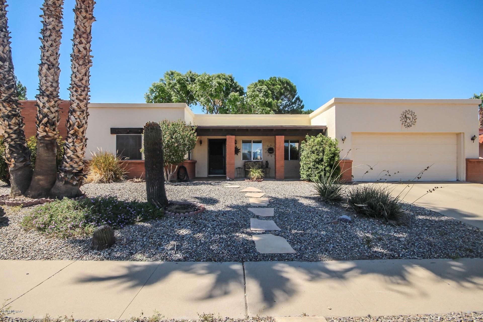This sweet home is waiting for you! Panoramic windows allow for all the natural light to flow in! Galley style kitchen is complete with a plethora of cabinets, ample counter space, and eat-in breakfast. Large master retreat has plush carpeting, ceiling fan, and private exit to backyard. 3/4 ensuite with extended single sink vanity. Spacious walk in closet! Oversized backyard features an extended covered patio with gravel landscaping and mature trees. Enjoy the view of the golf course (on Tee Box 11) while dining alfresco! This home is one that is sure to go fast, so come see it today! SOLD AS IS