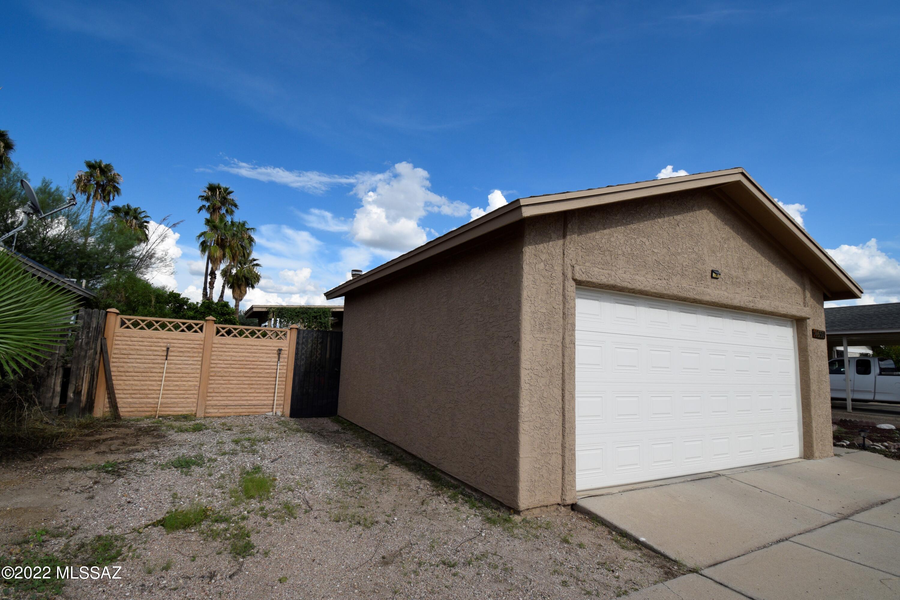 Edgebrooke Village (80-169) - Residential