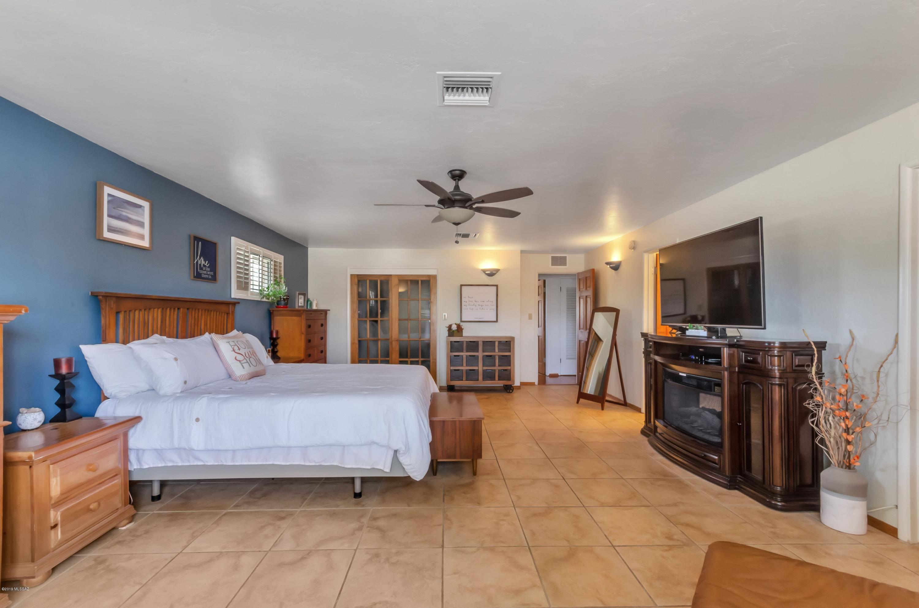 Wilshire Heights - Residential