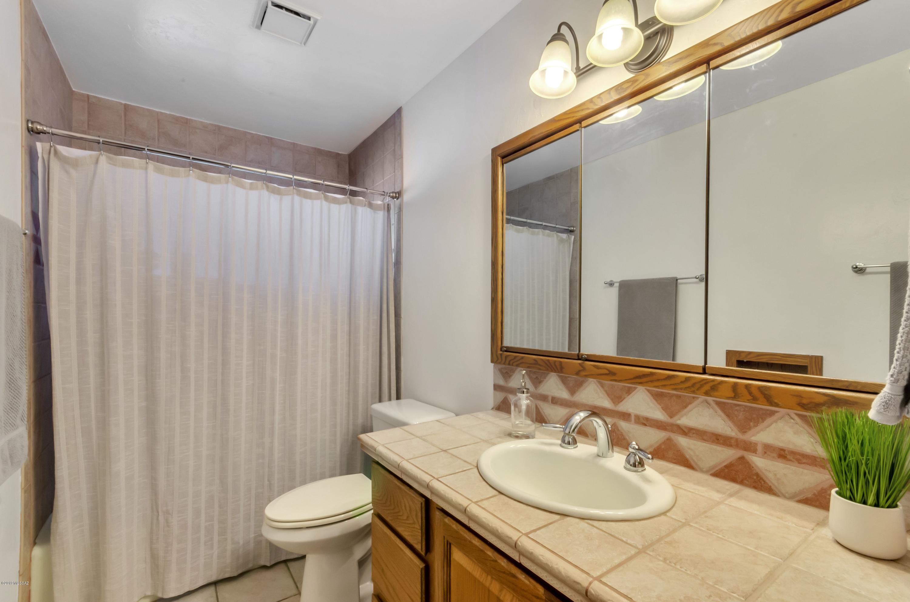 Wilshire Heights - Residential