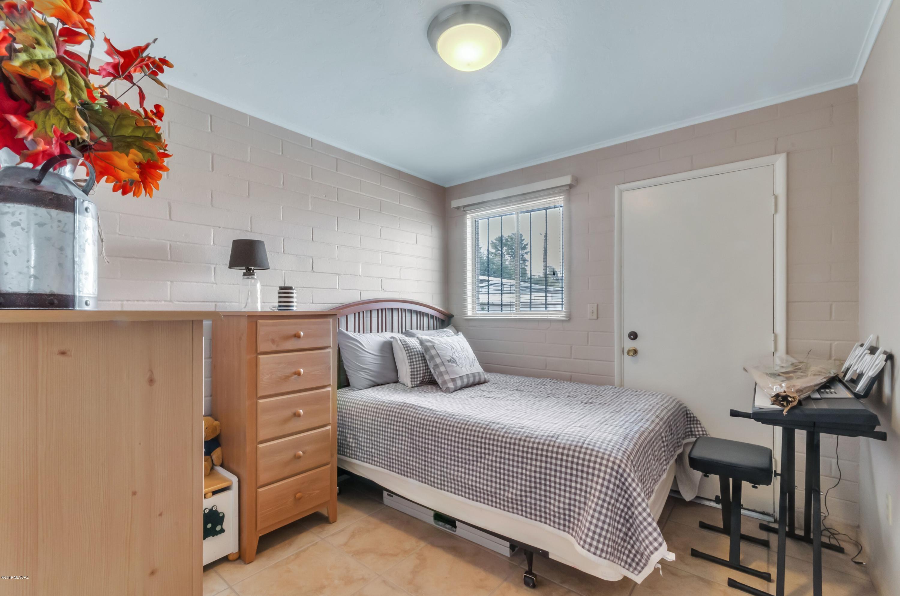 Wilshire Heights - Residential