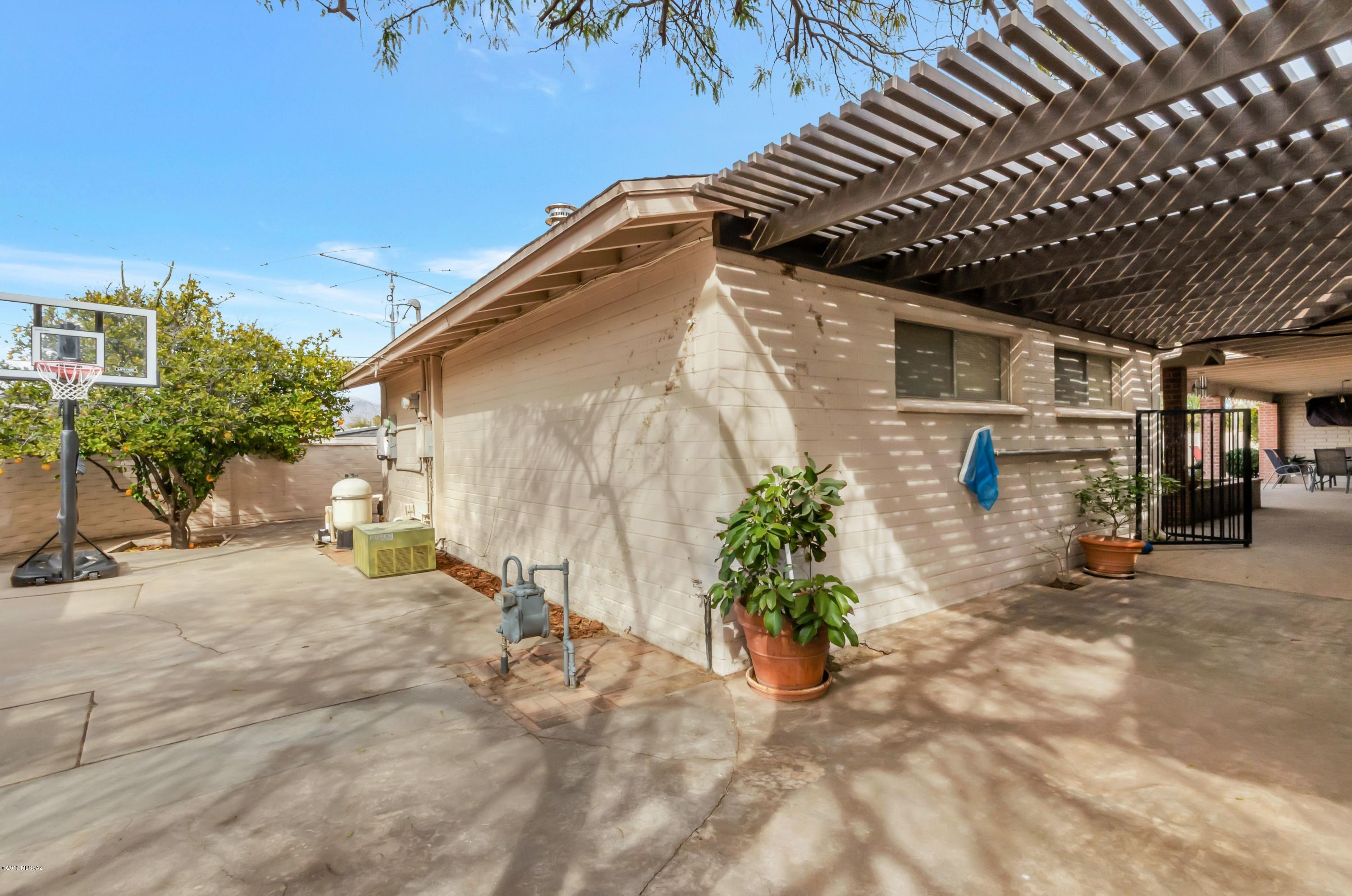 Wilshire Heights - Residential