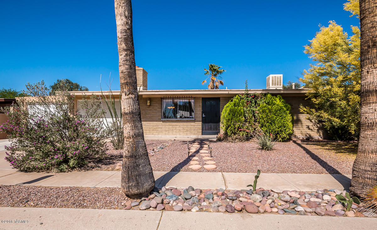 Located in Heritage Hills, BEAUTIFUL 3 Bedroom 2 Bath HOME! Newer kitchen and breakfast bar, beehive fire place, Lots of upside in this gently-used home! Quality brick on nice size lot with private yard, nice landscape with palm trees, storage building, covered patio with a sparkling pool and above ground spa! Kitchen is the heart of the home between living and family room with vaulted ceilings. Large laundry with room for extra storage space. Two car garage and a separate workshop space. Perfect location close to shopping, dining, and schools. No HOA! Move in ready! Come view this property today!