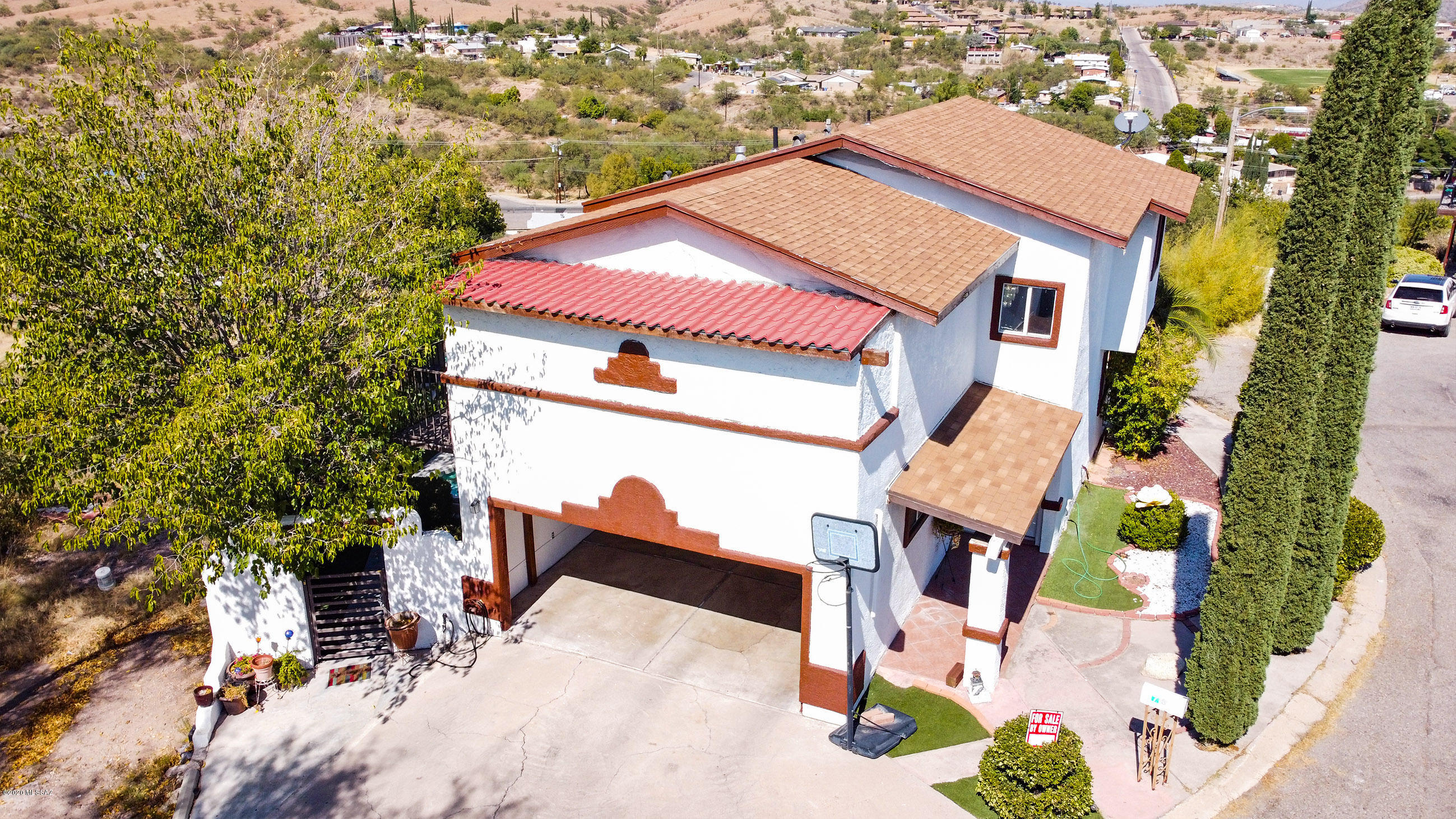 Outstanding two-story home located in a private cul a sac with breath taken views. Beautiful spacious kitchen with  dark cherry cabinetry, granite countertops Kitchen island/breakfast bar. Step outside, the extended pavers lead you to a lovely shady ramada and to a built in BBQ area surrounded by lushes trees and plants. Perfect for enertaining. Home featrues a den that may be converted into an extra bedroom Don't delay click or call today.