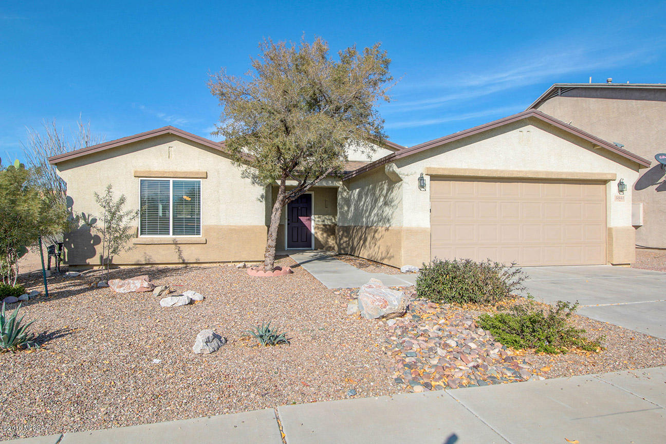 Price Range Listing: Seller will accept or counter offers between $199,000 - $209,000. Pride of ownership abounds within this 2,045 square foot 3 bedroom, 2 bathroom home with a den! Wide open floor plan with large updated kitchen, stainless steel appliances and spacious family and dining room. The backyard features a Covered patio with ample space.
Home is located just minutes from freeway with easy access to Raytheon, Davis Monthan, Downtown, and Northwest Tucson. You can also enjoy the convenience of Julian Wash Bike trail with miles and miles of paved bike path. 
Come take a look- This home won't last!