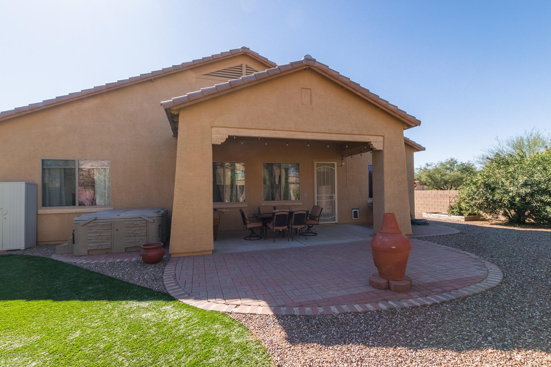 Black Horse (1-411) - Residential