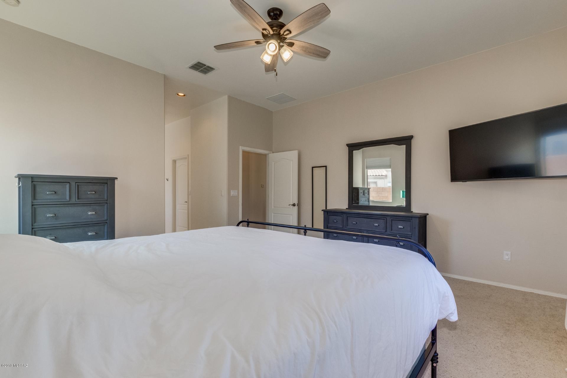 Black Horse (1-411) - Residential