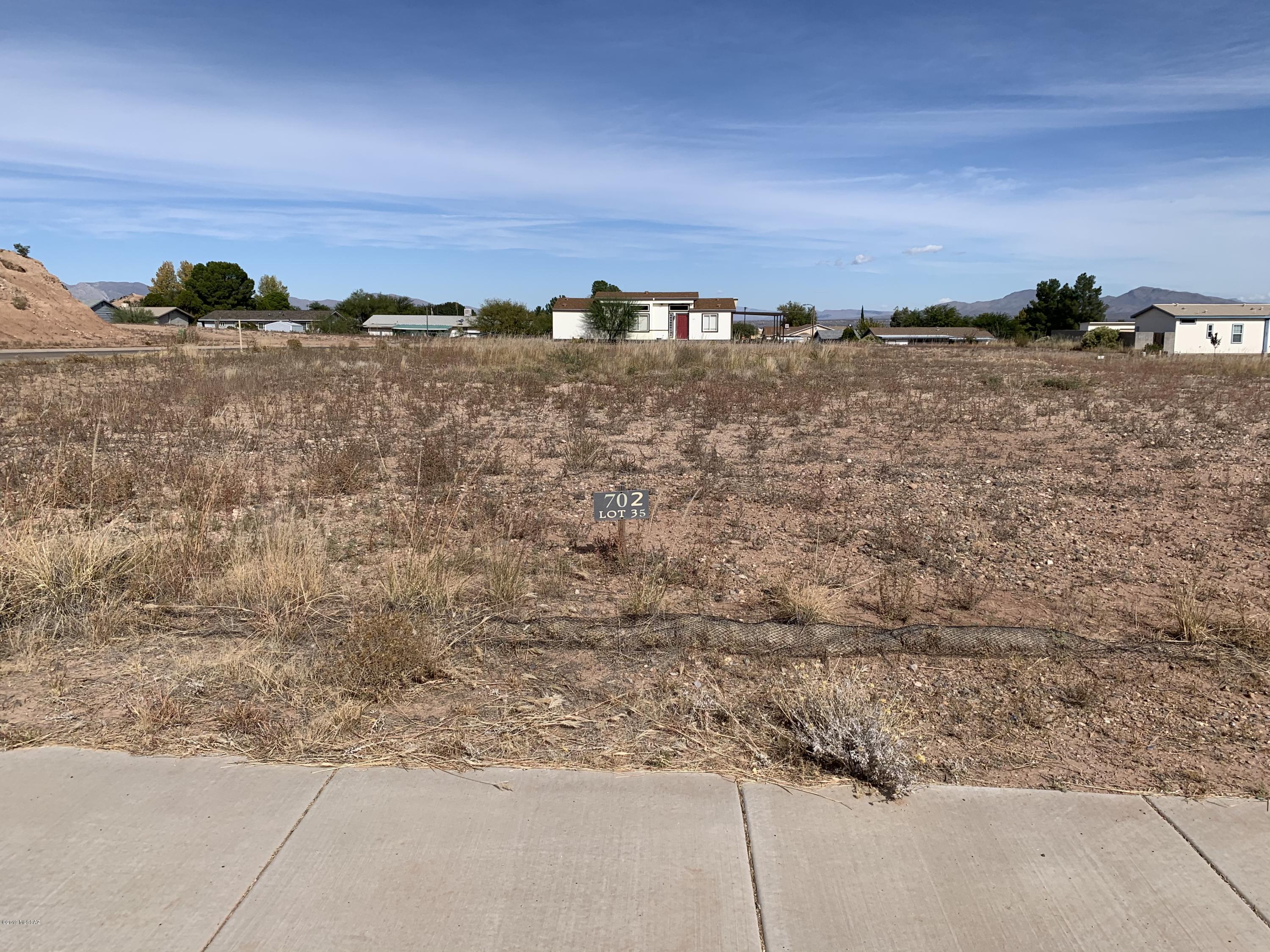 Great location in a nice residential area, corner lot ready to build, sidewalks and underground electric.  Close to shopping, schools, and medical services.  Seller has construction guidelines for lot setup.