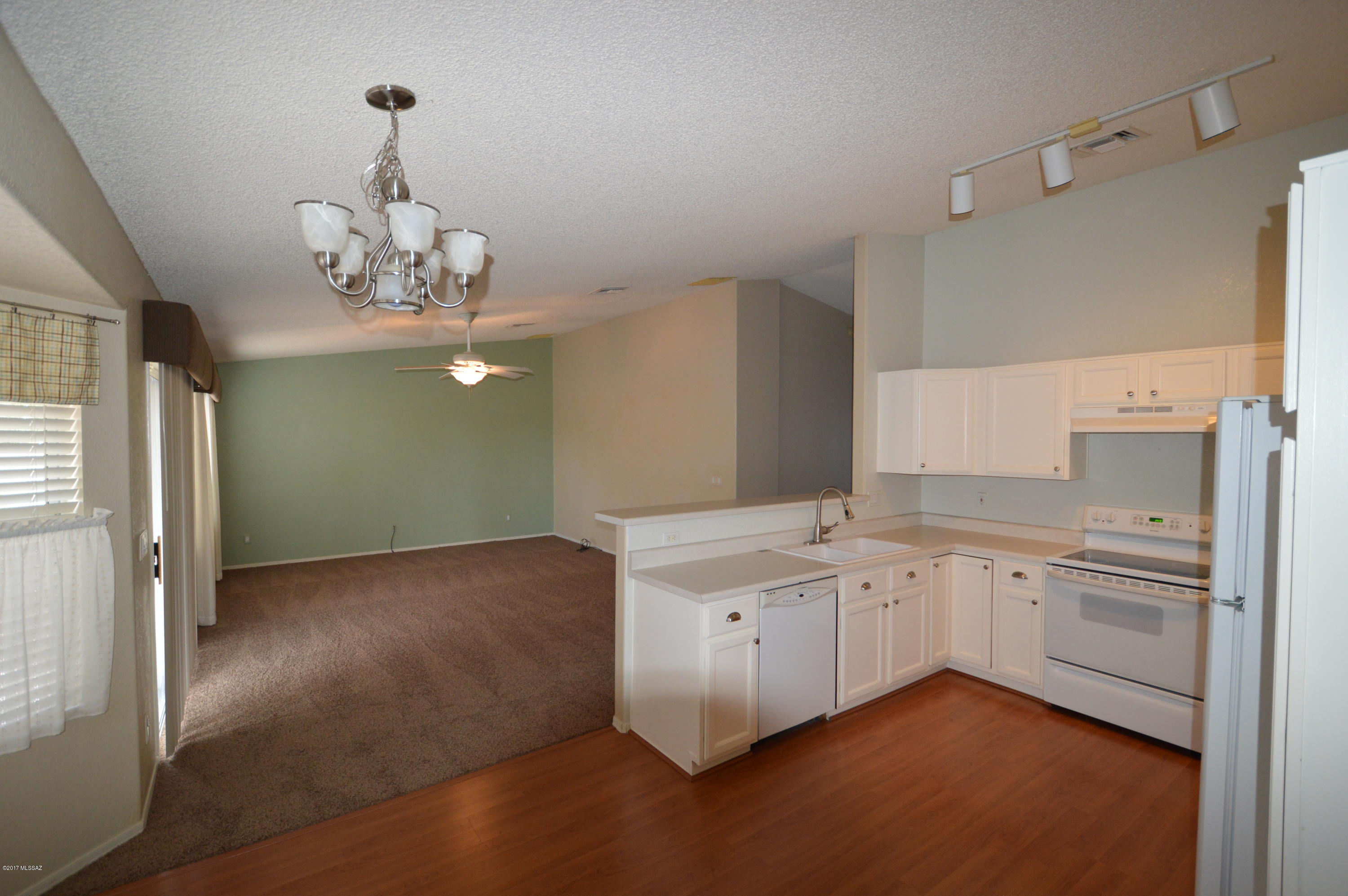 Fairway Groves (91-160) - Residential Lease