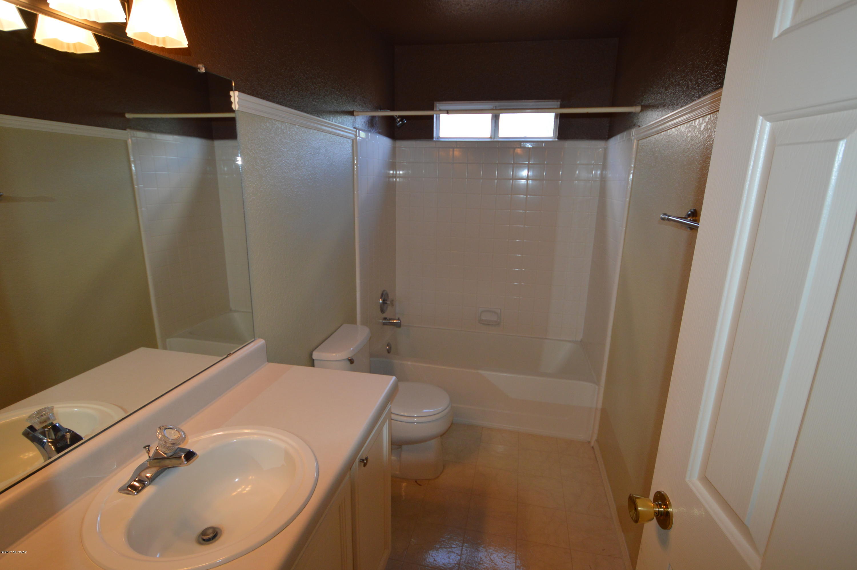 Fairway Groves (91-160) - Residential Lease