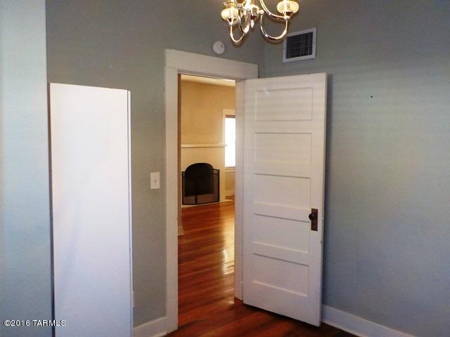 University Home Addition - Residential Lease