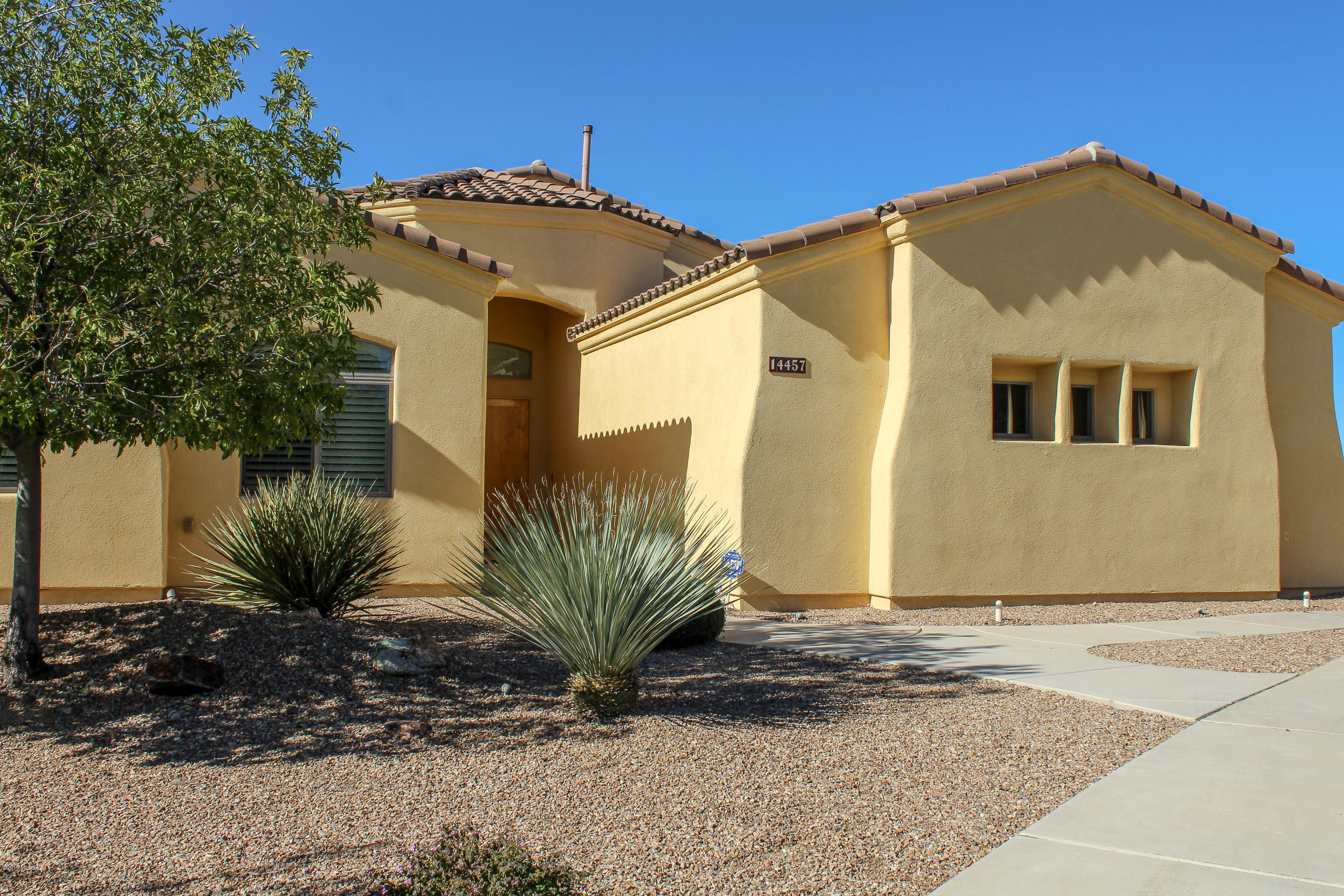 Seller will accept or counter offers between $354,900 & $359,900. Enter the Roaring Sites in ''Enclave at Loma Alta'' Subdivision. This Exquisite Semi-Custom 3 bedroom 2.5 Bath, Single Family Home offers a private Driveway to your own tucked away 3 car garage. Enjoy the Stainless Steel Appliances with a Dual Built in Stove and Built in Gas Range, while surrounding yourself around the entertainment with the open Breakfast bar and Dining area, that opens to the Family Room. Come indulge the calming surroundings of the National Saguaro Desert, from your backyard, that also faces the beautiful Arizona Sunsets. This home will not disappoint.