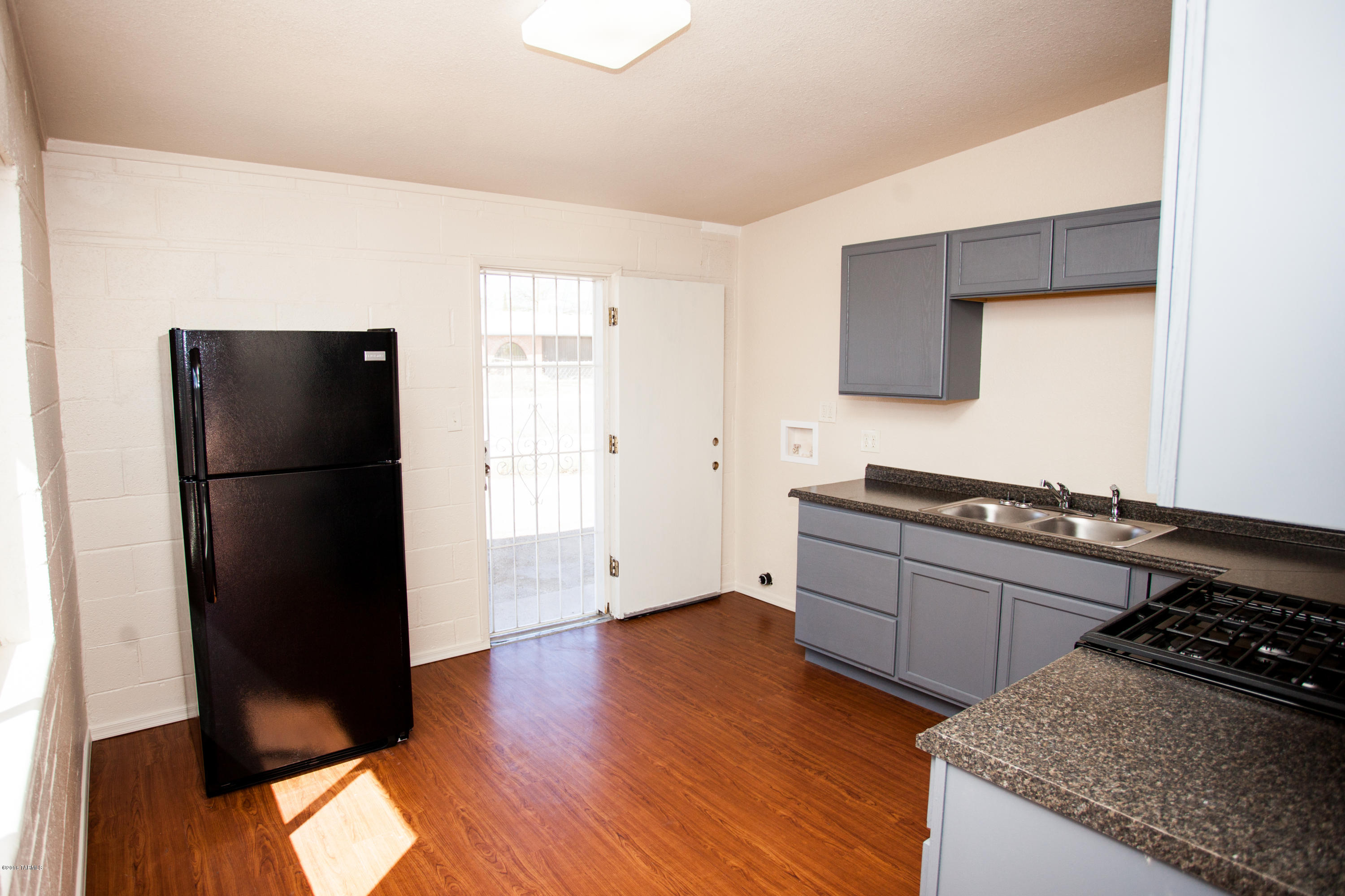 Miracle Mile Manor - Residential Income