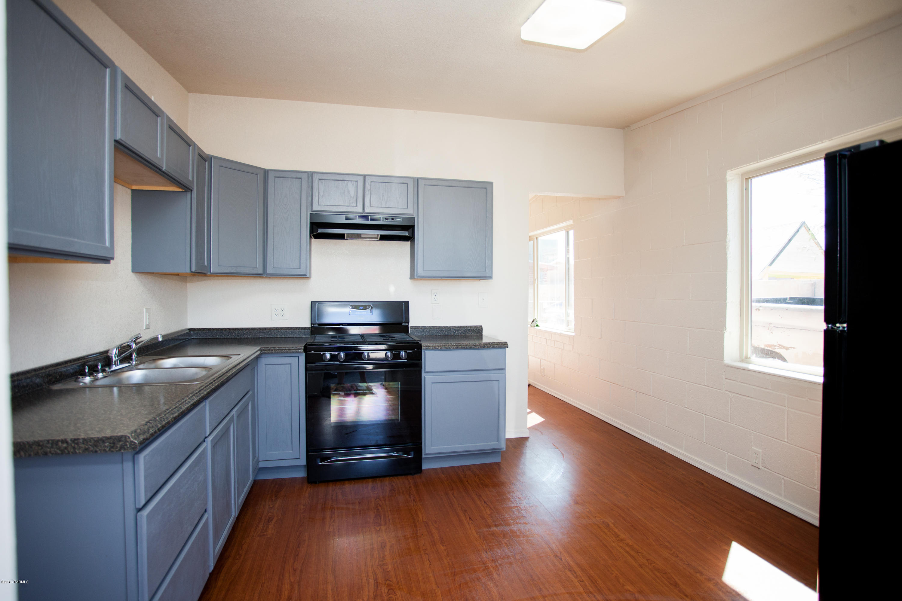 Miracle Mile Manor - Residential Income