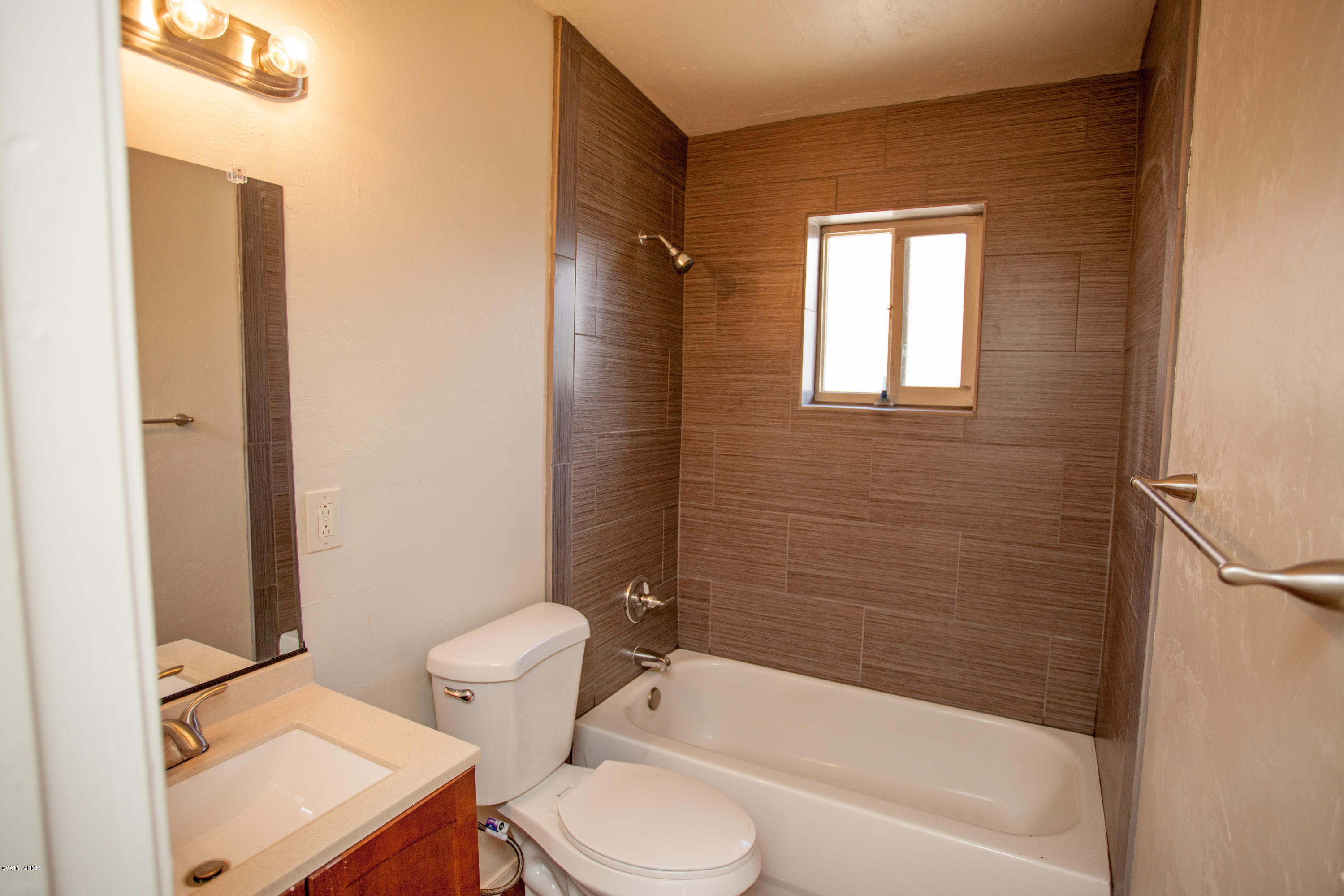 Miracle Mile Manor - Residential Income