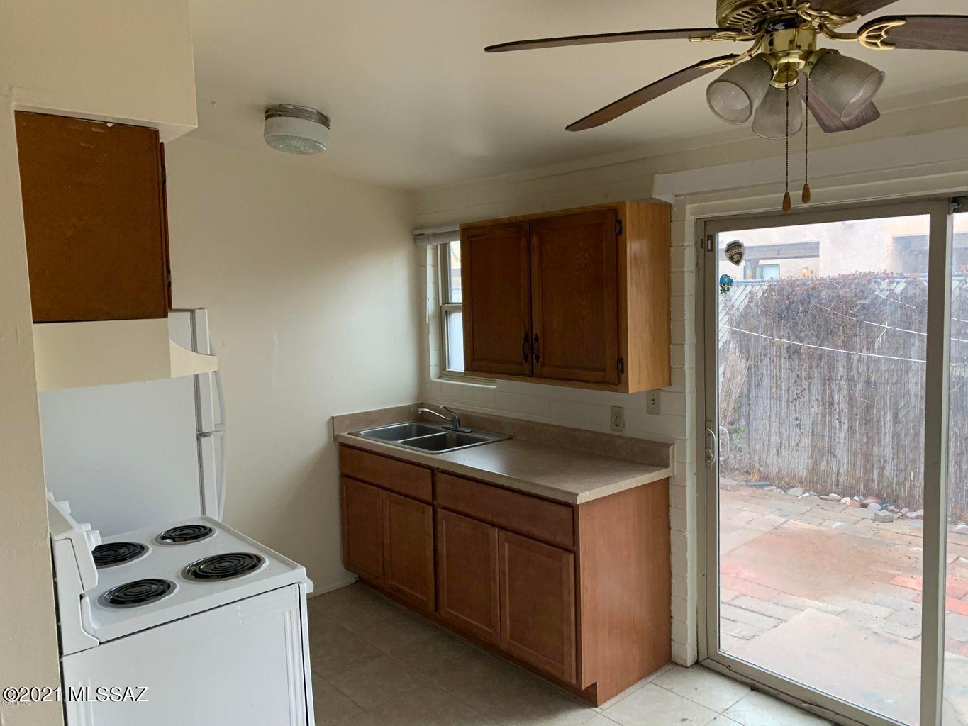 El Pasadena Tract - Residential Lease