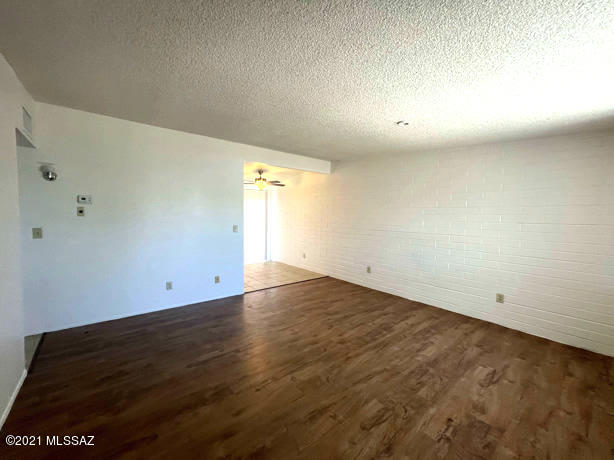El Pasadena Tract - Residential Lease