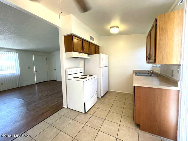 El Pasadena Tract - Residential Lease