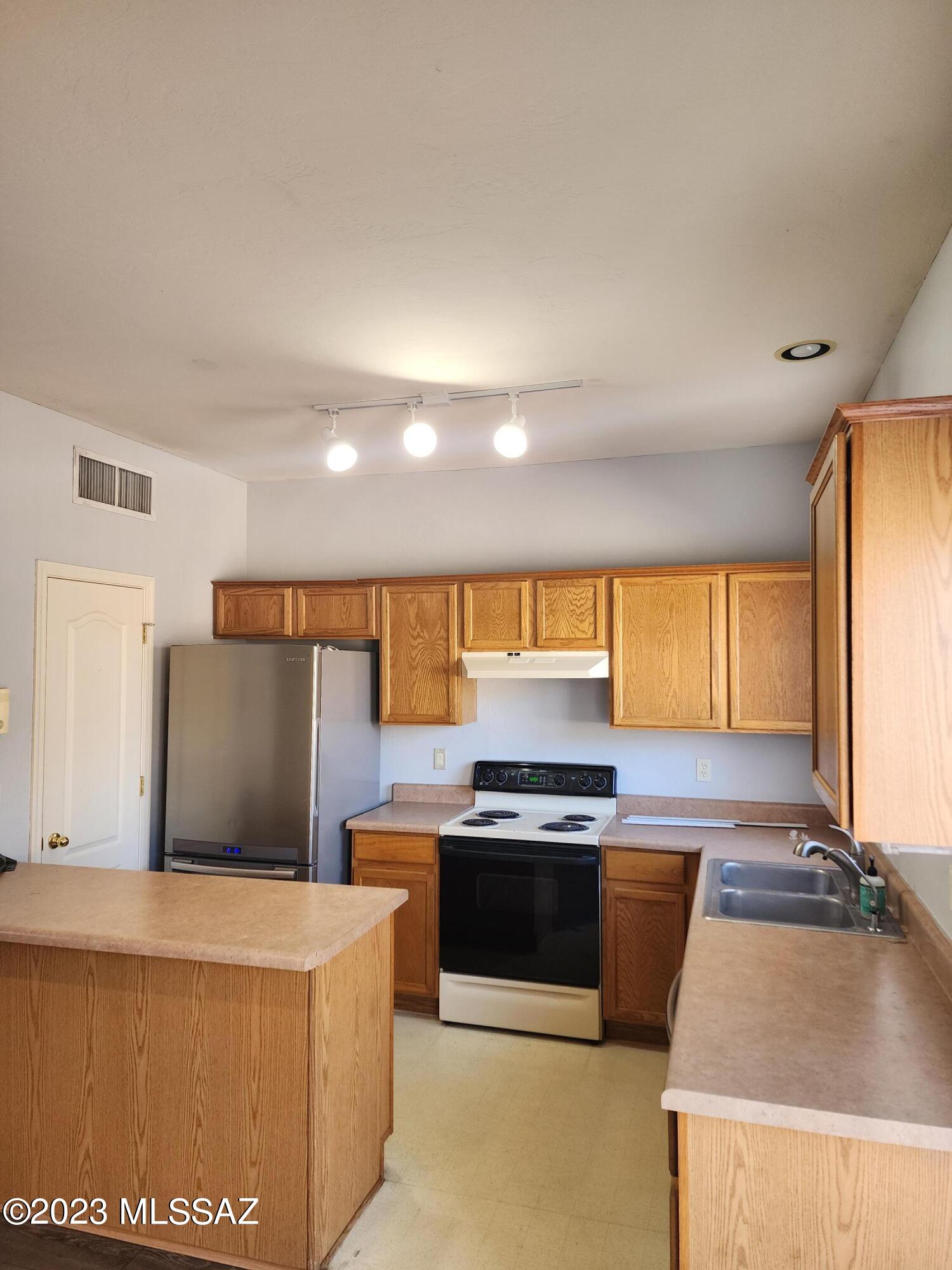 Riverside Crossing (1-133) - Residential Lease
