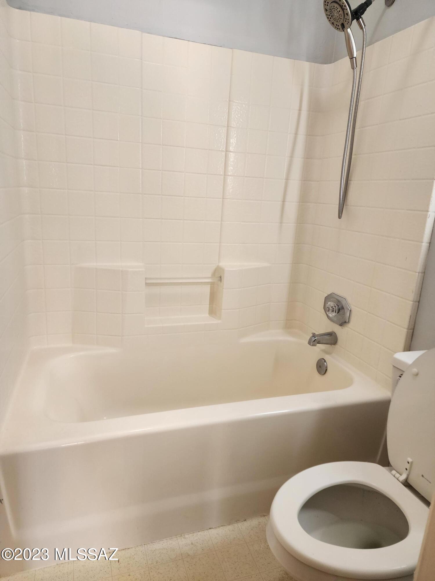 Riverside Crossing (1-133) - Residential Lease