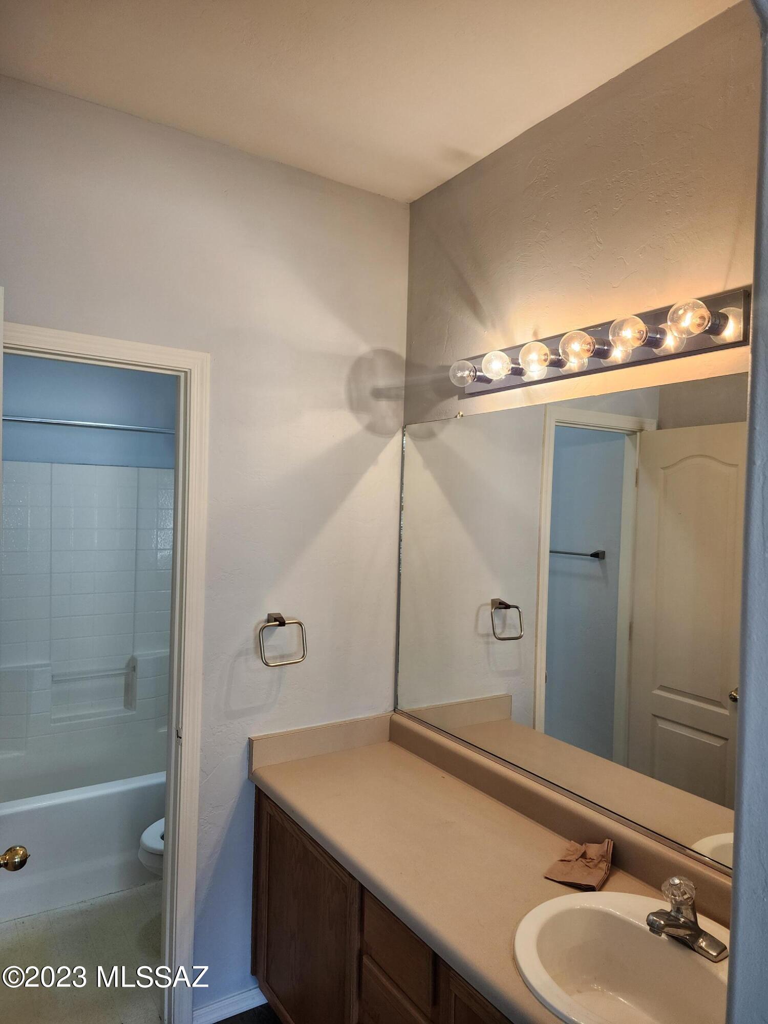 Riverside Crossing (1-133) - Residential Lease