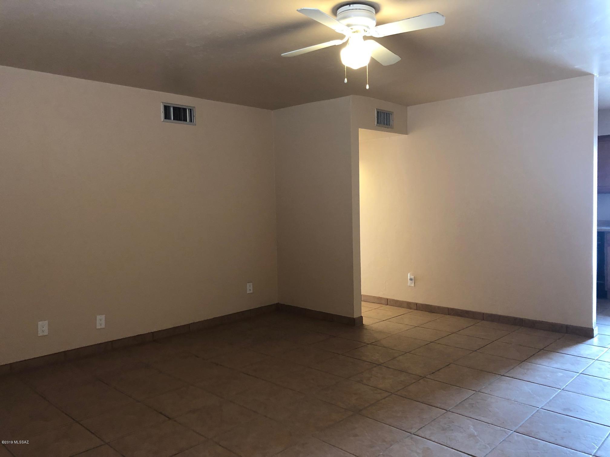 Spanish Meadows Twnhss (1-105) - Residential
