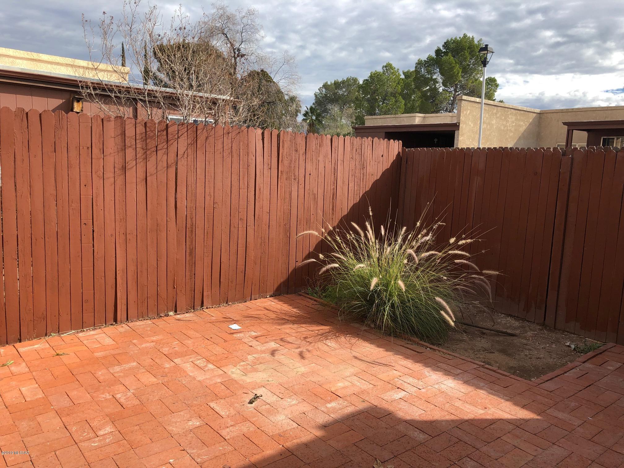 Spanish Meadows Twnhss (1-105) - Residential