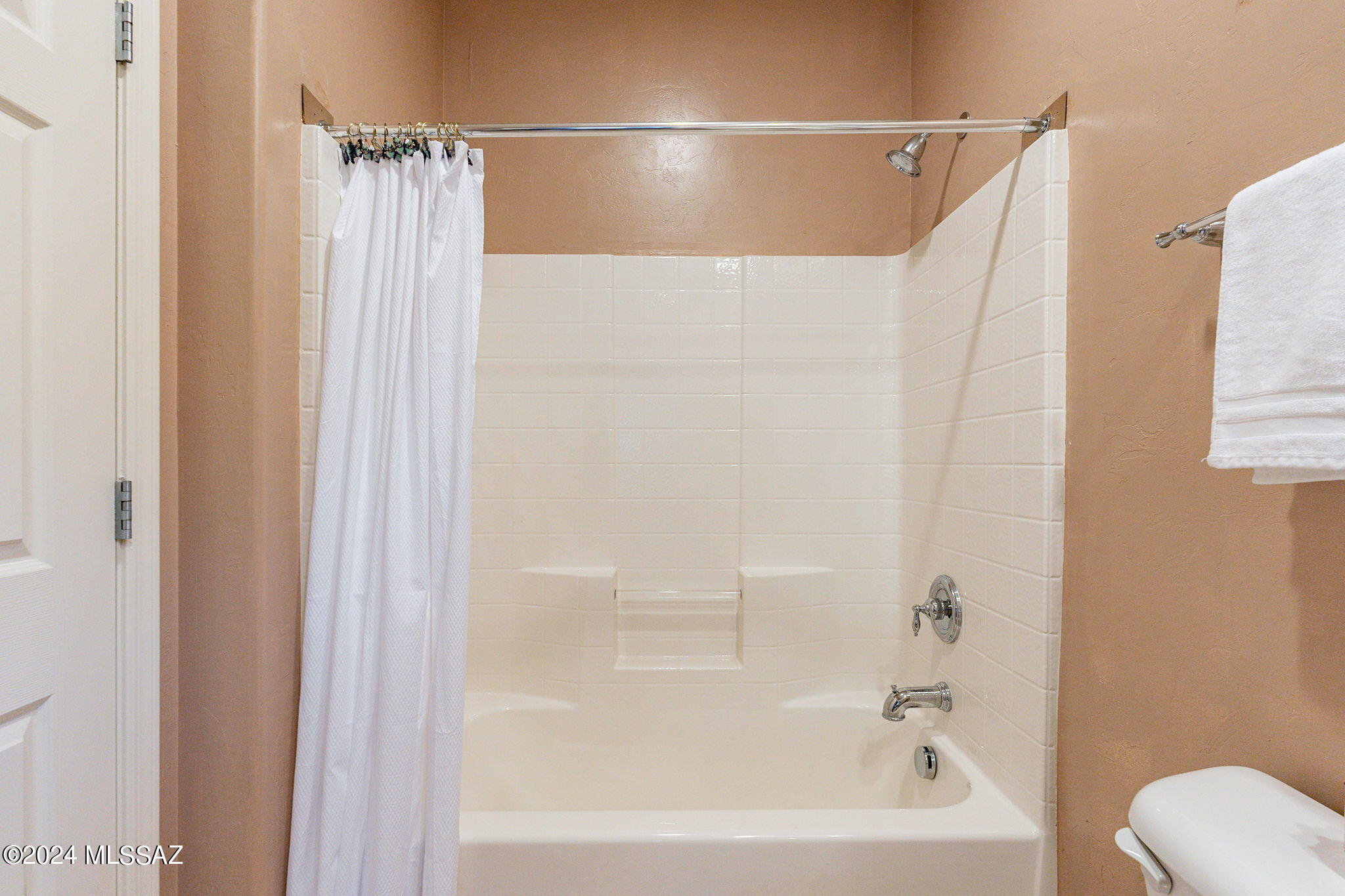 Las Campanas Villiage Phase II (112-219) - Residential