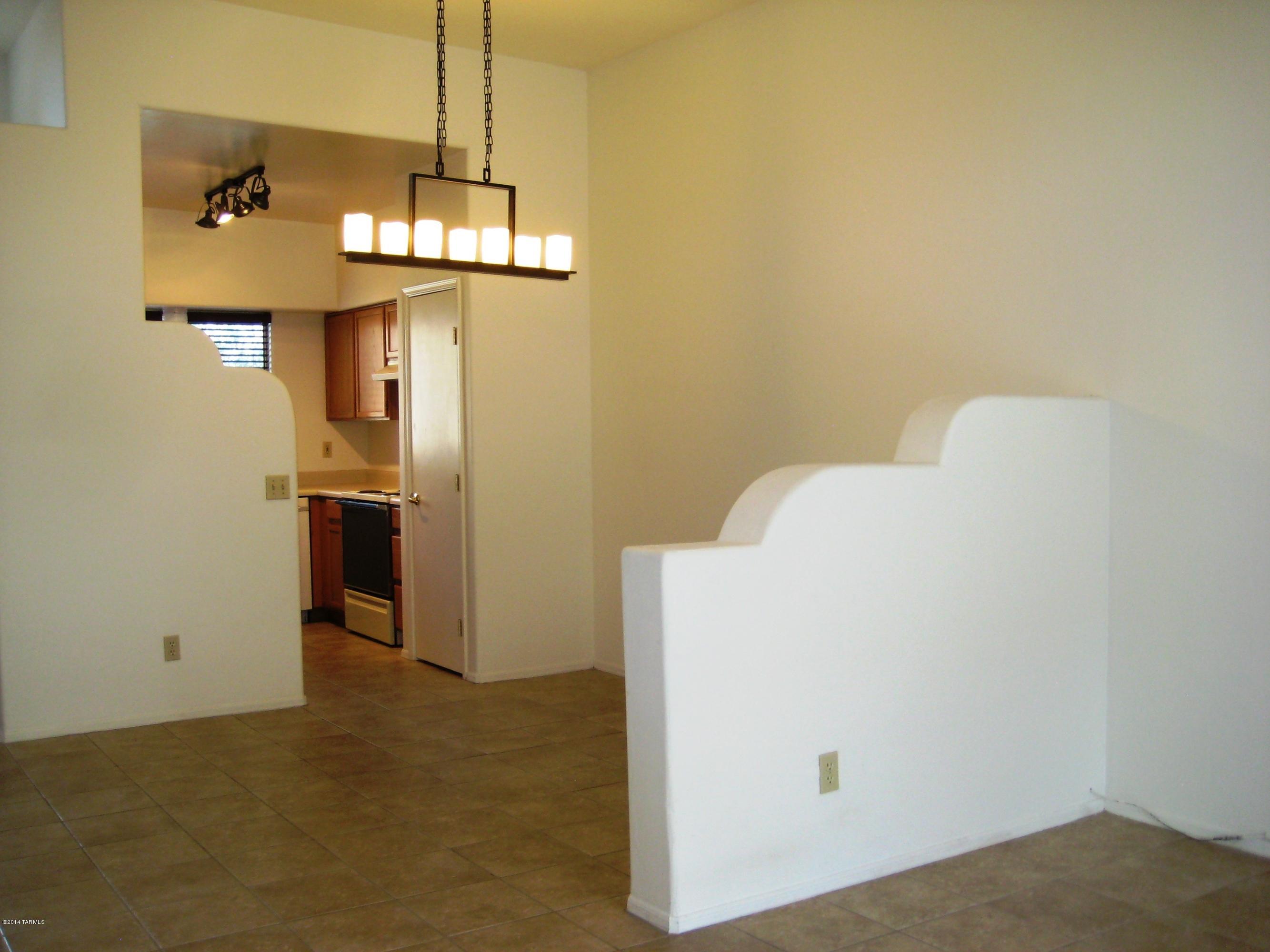 Town & Country (1-143) - Residential Lease