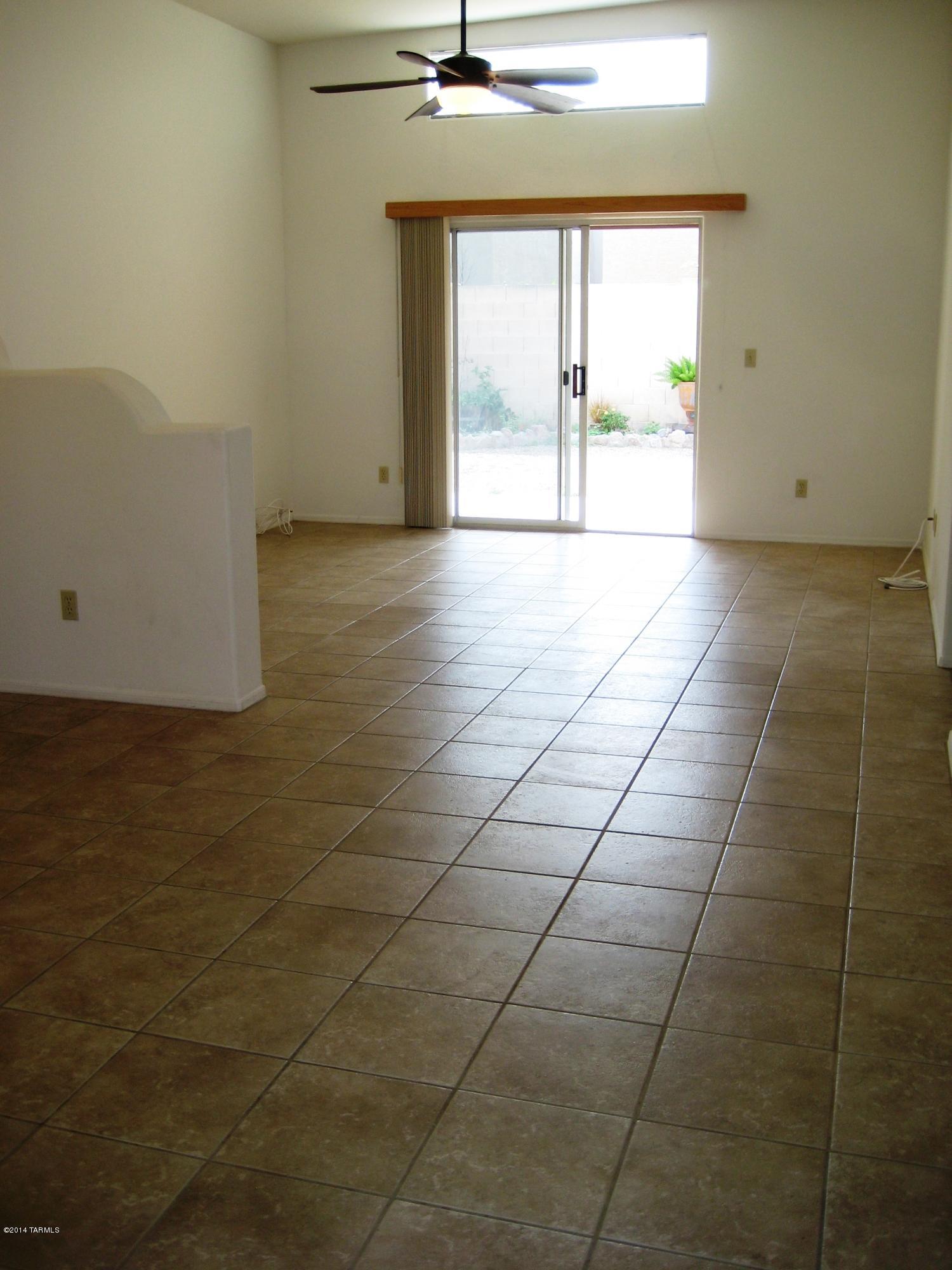 Town & Country (1-143) - Residential Lease
