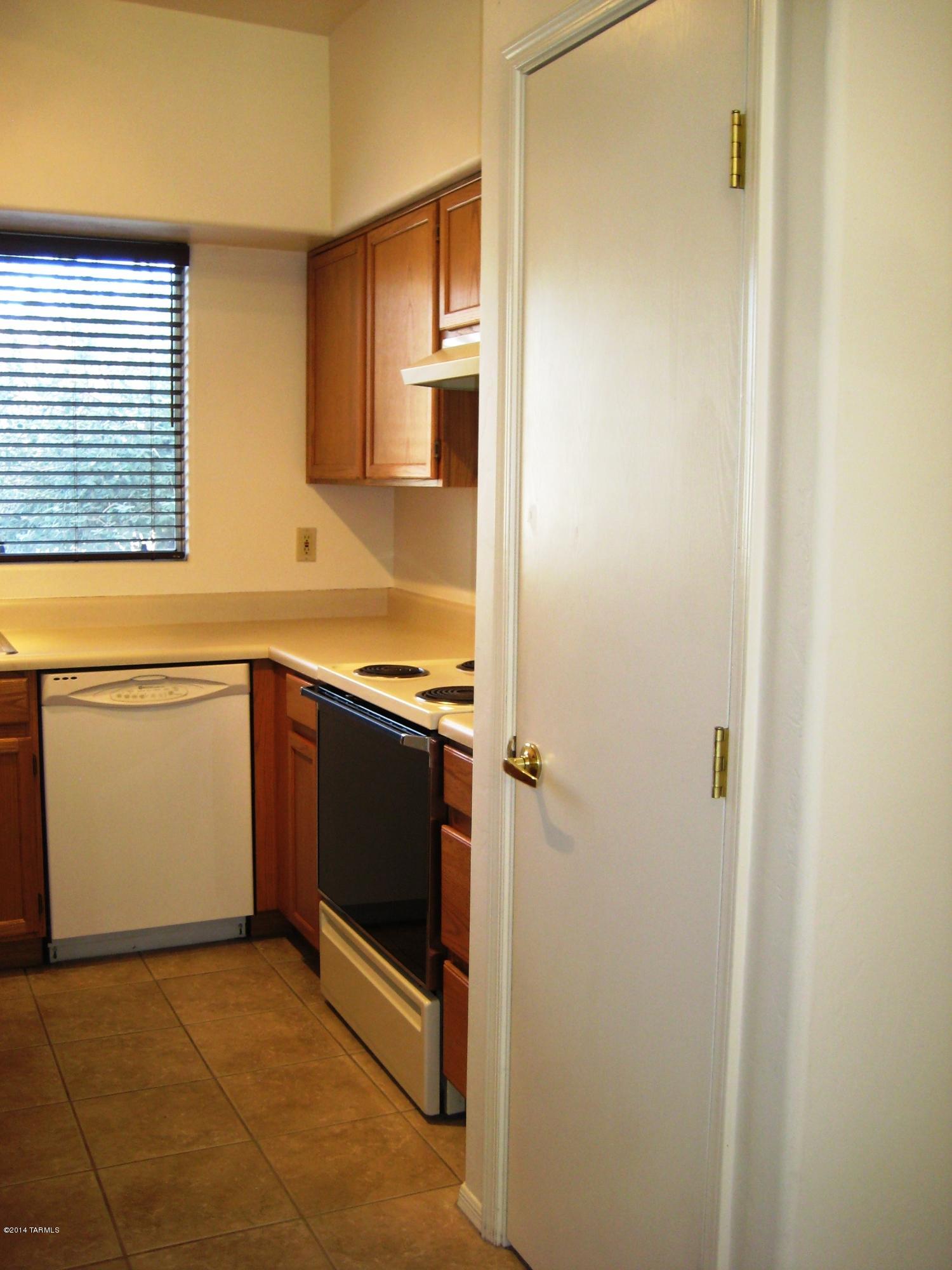 Town & Country (1-143) - Residential Lease