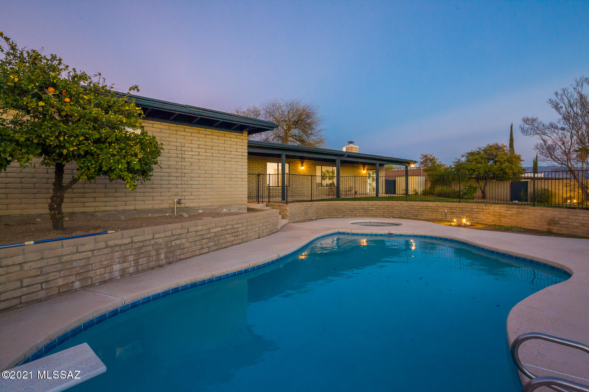 Sabino Vista Knolls (61-135) - Residential