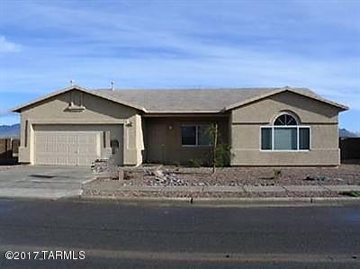 Bright and spacious layout in a picturesque and peaceful setting. Well thought out floorplan featuring soaring ceilings, ample living space and a large covered patio with mountain views.