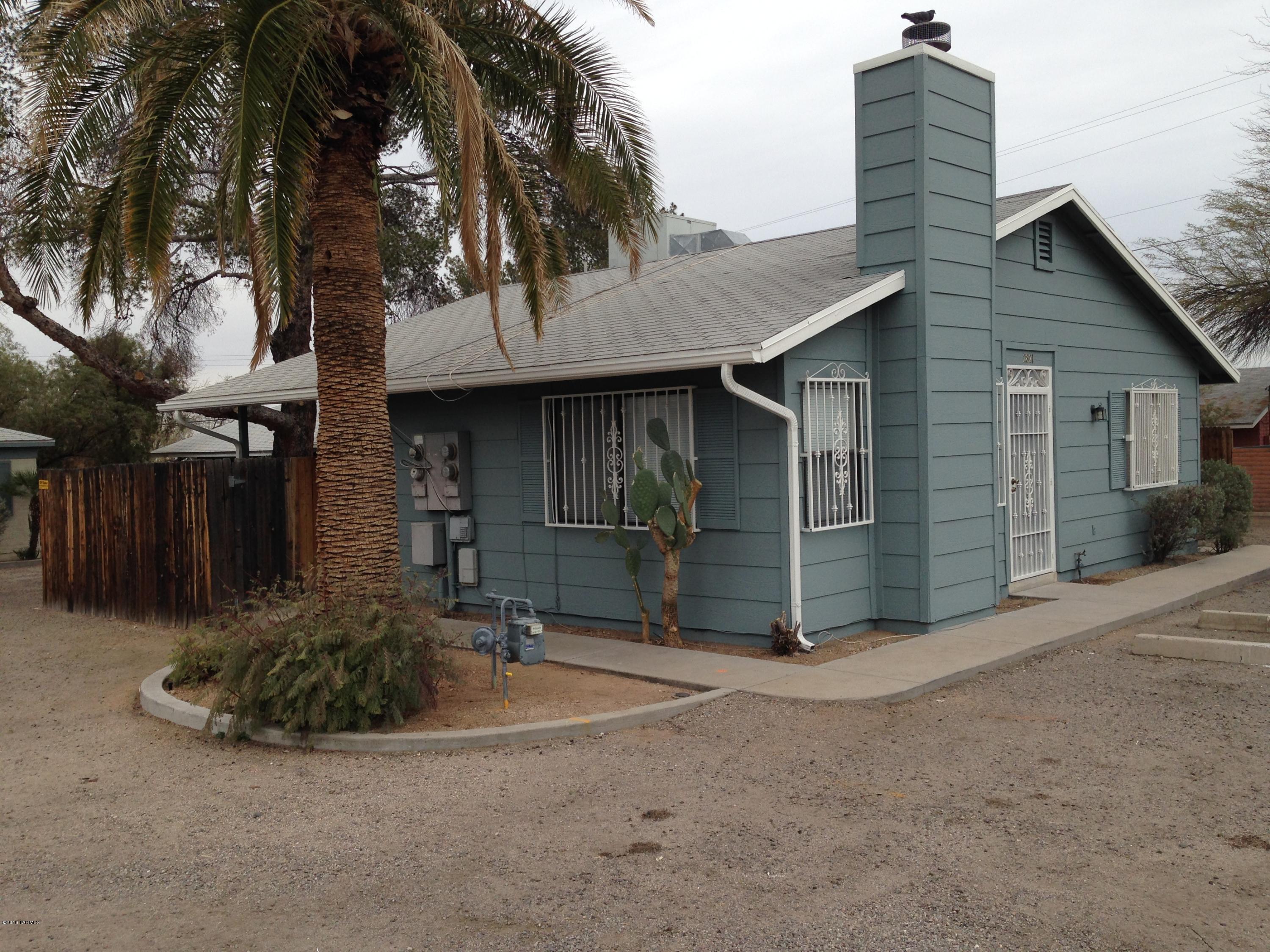 Beautifully Remodeled Townhome that had new paint inside and out, new flooring, and other upgrades in 2014. Great Location and price!
This property is close to UofA, downtown, bus lines, schools, and employment centers. Leased through 7/2016 at $790 per month. Owner/Agent.