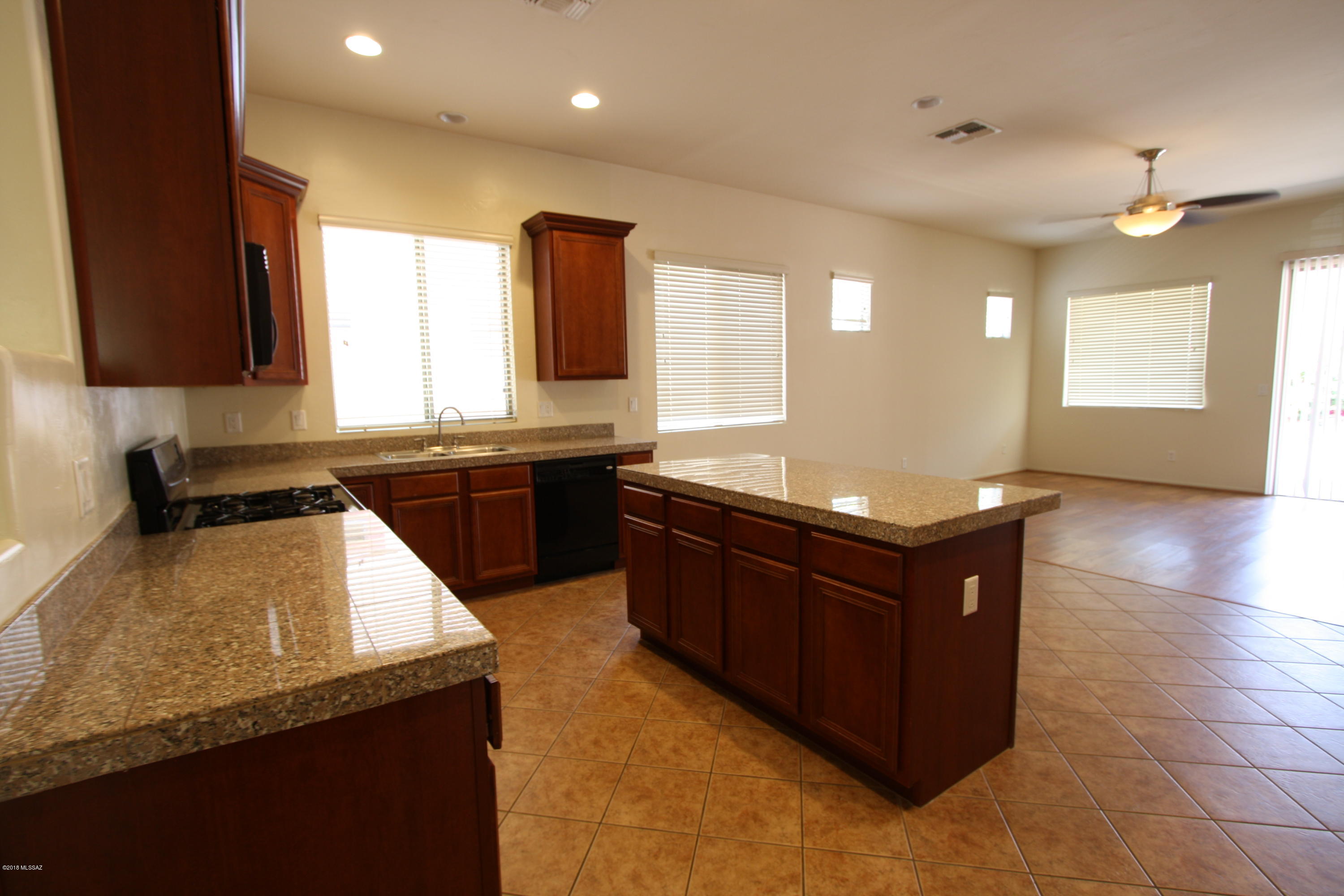 Somerset Canyon Neighborhood 10, Par. X,Y - Residential Lease