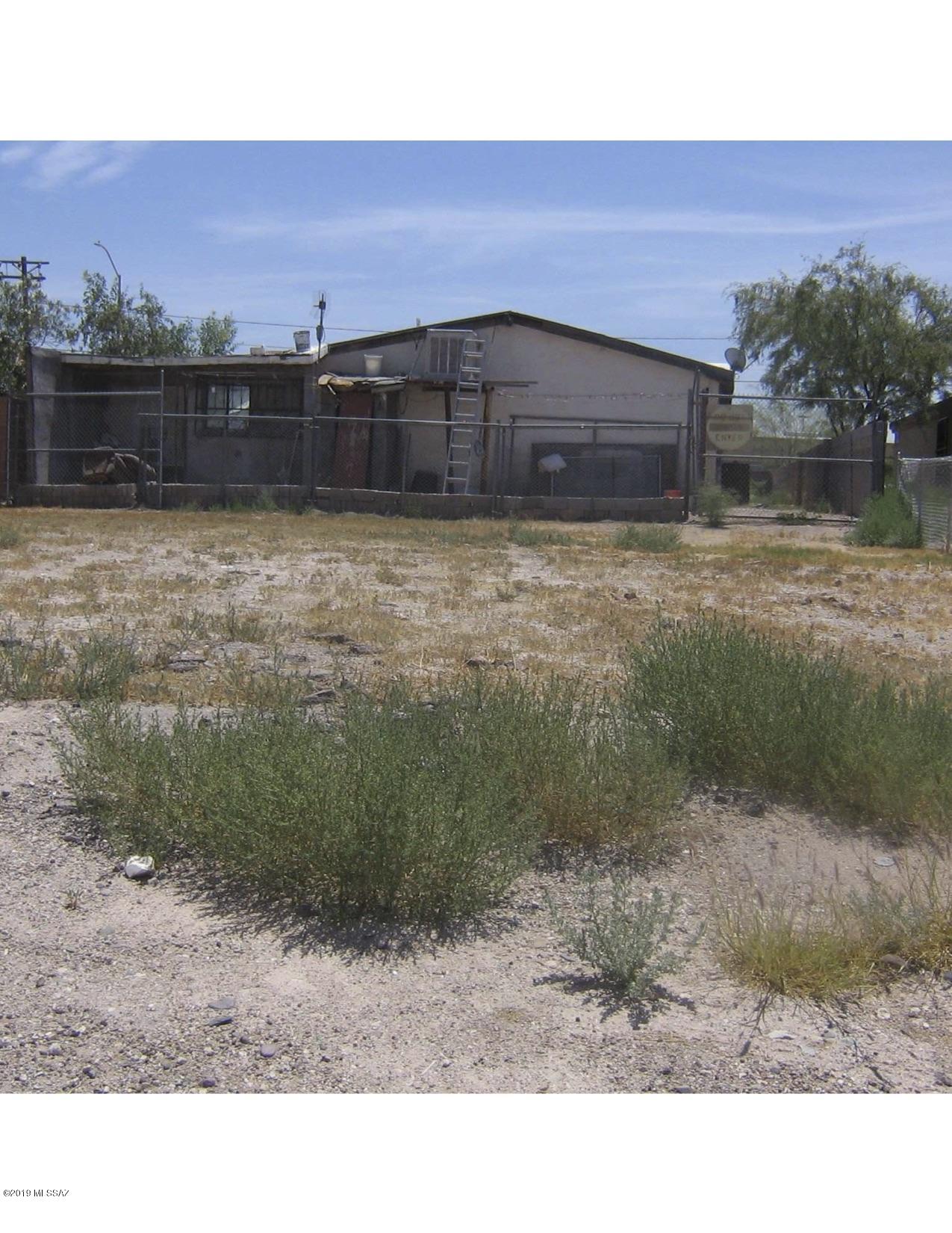 Two lots being sold together. 1311 S 11th Ave has no access because of an easement by the street. 1311 lot size is 4356. The price is for both lots.