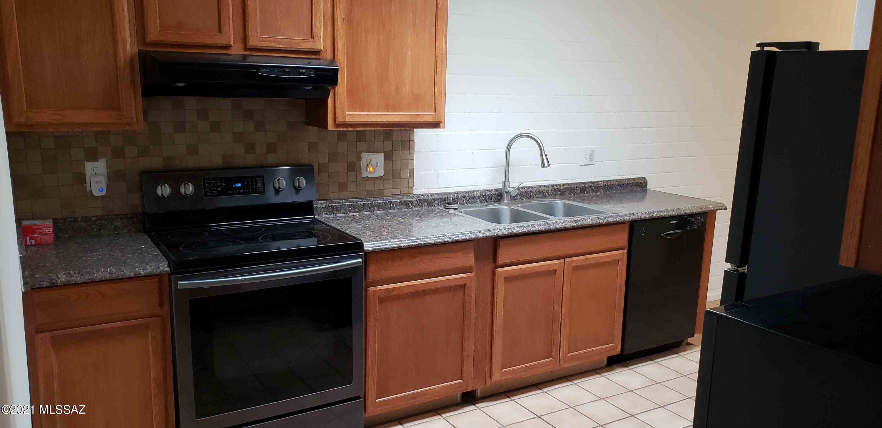 Casas Jamaica Townhouses (1-25) - Residential Lease