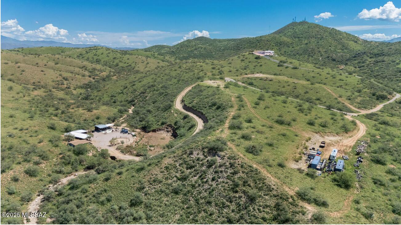 Prestine property, located in the exclusive Vista del Cielo area.  The property also features a charming ranch cabin and well builds stables and comfortable caretaker's (or ranch hand's) house, also features a well-build corral arena for horse training, providing both convenience and functionality in perfect equestrian setting.