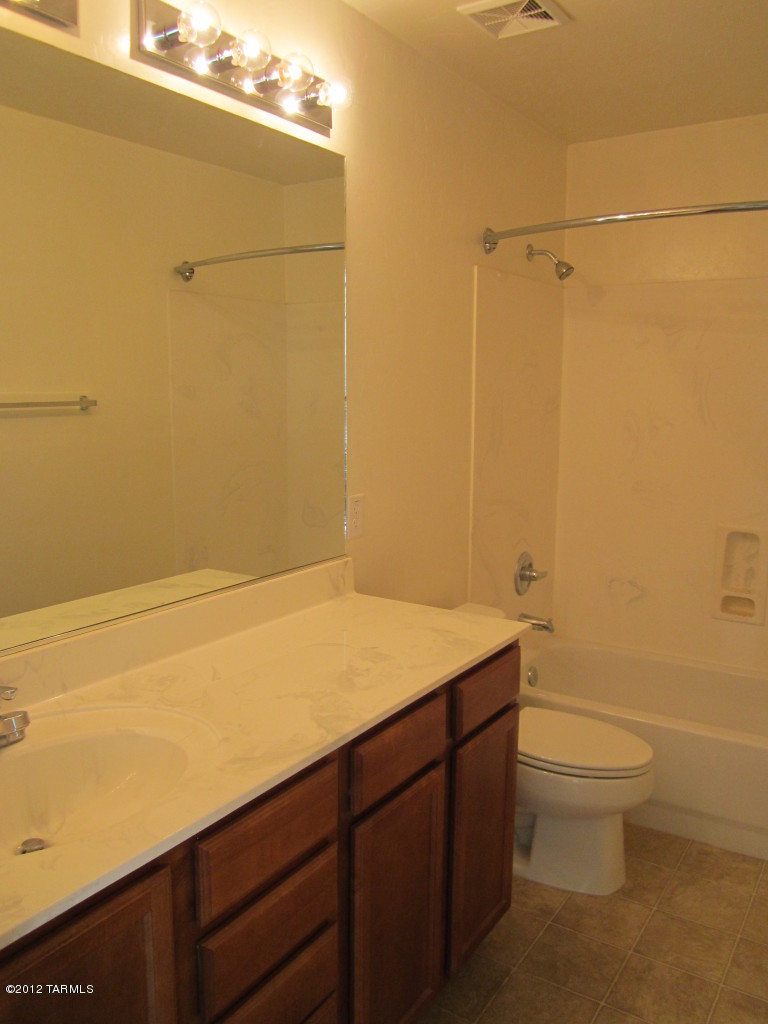 Riverhaven (1-373) - Residential Lease