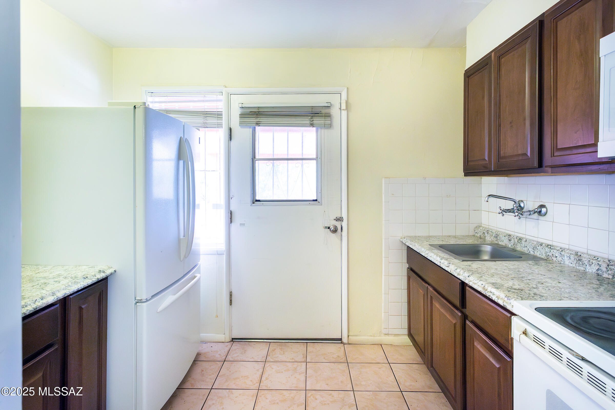 Colonia Del Sol (1-20) - Residential Lease