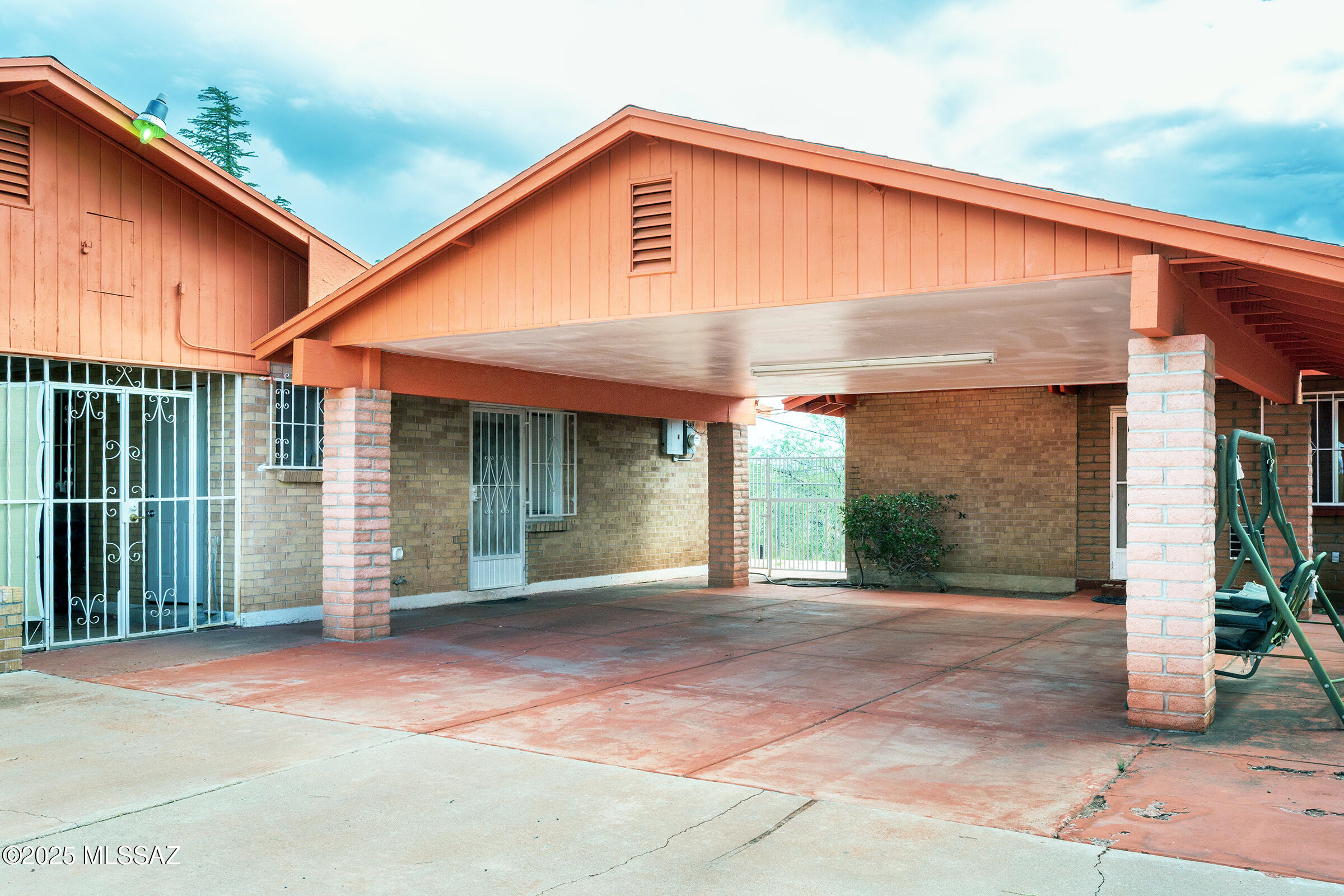 Colonia Del Sol (1-20) - Residential Lease
