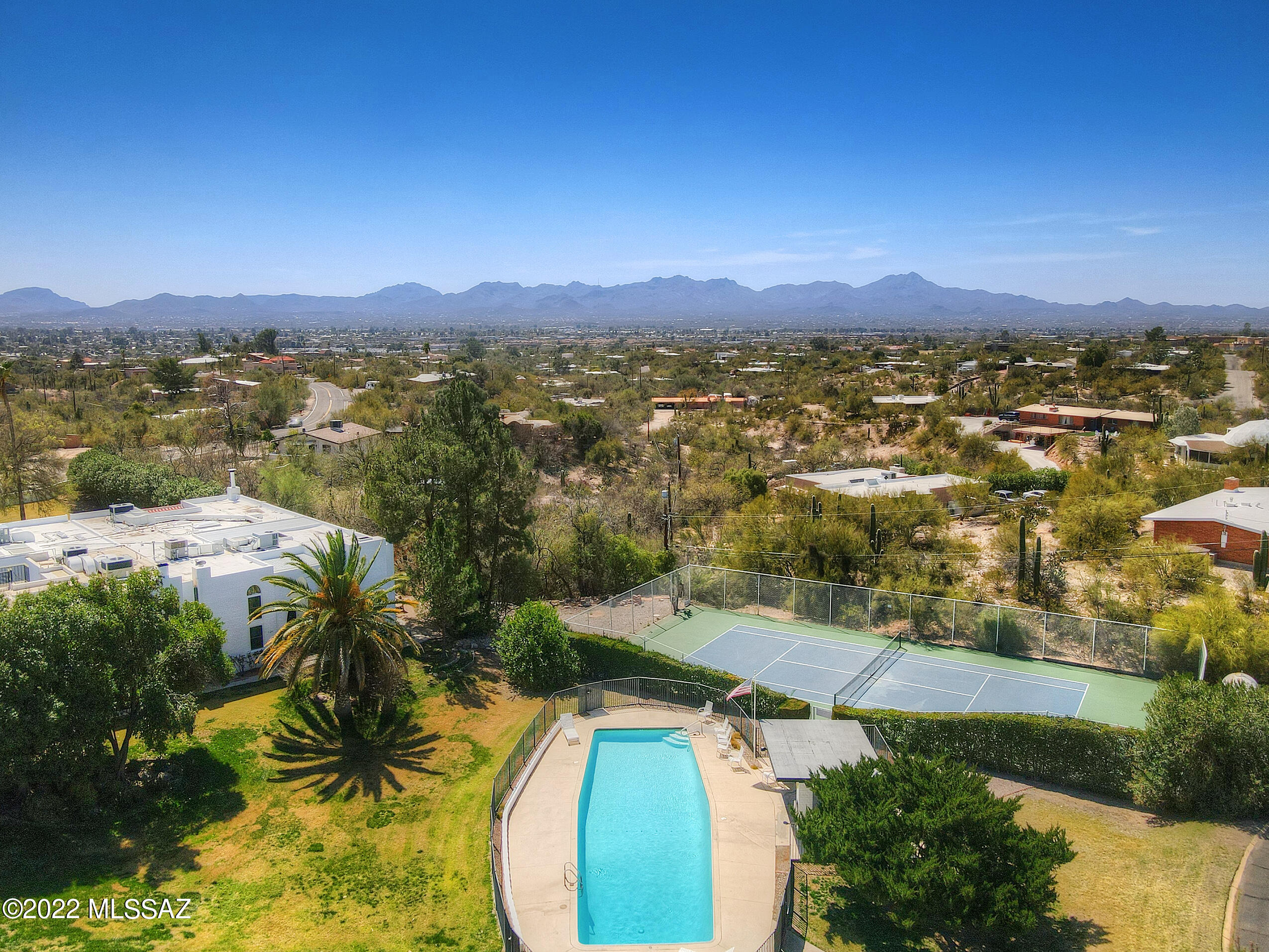 Las Lomitas (1) - Residential