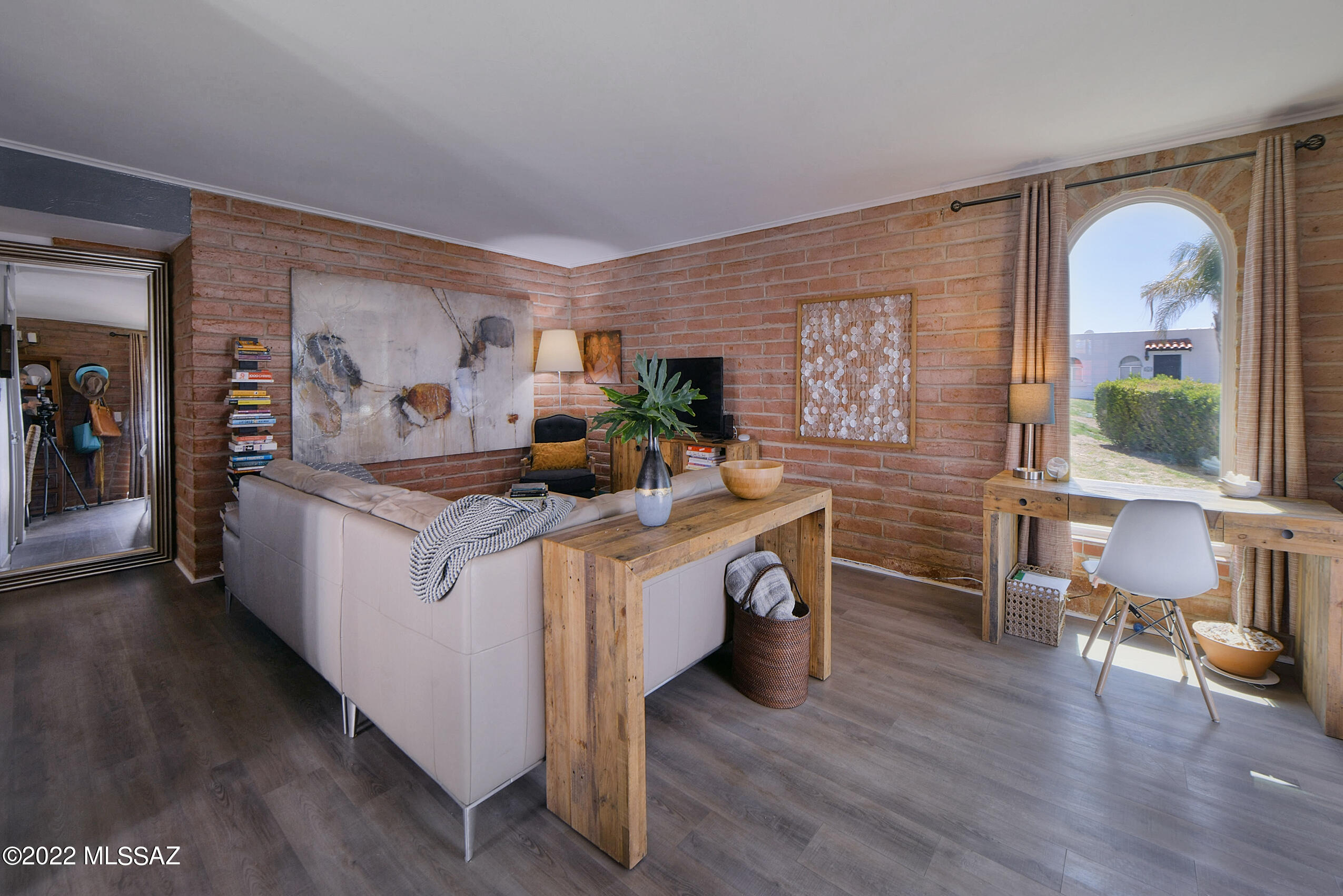 Las Lomitas (1) - Residential