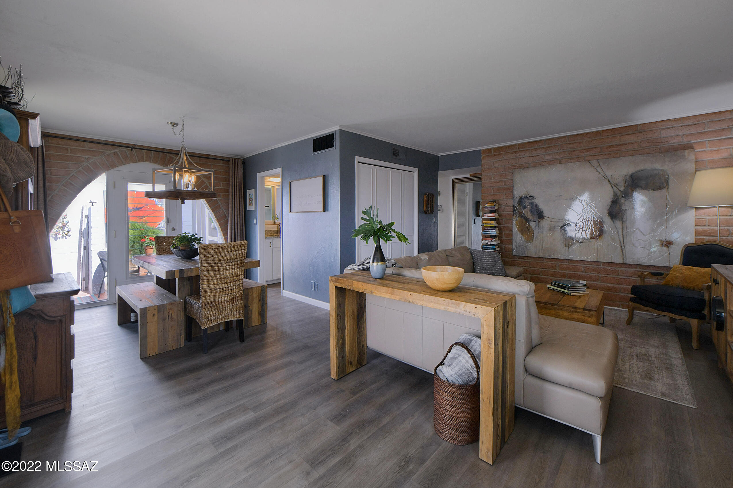 Las Lomitas (1) - Residential
