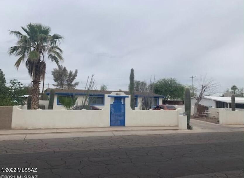 Brick home with lots of updates, 4 Bedroom conveniently located, close to shopping and freeways, big back yard, with a brick wall around, come and see it!