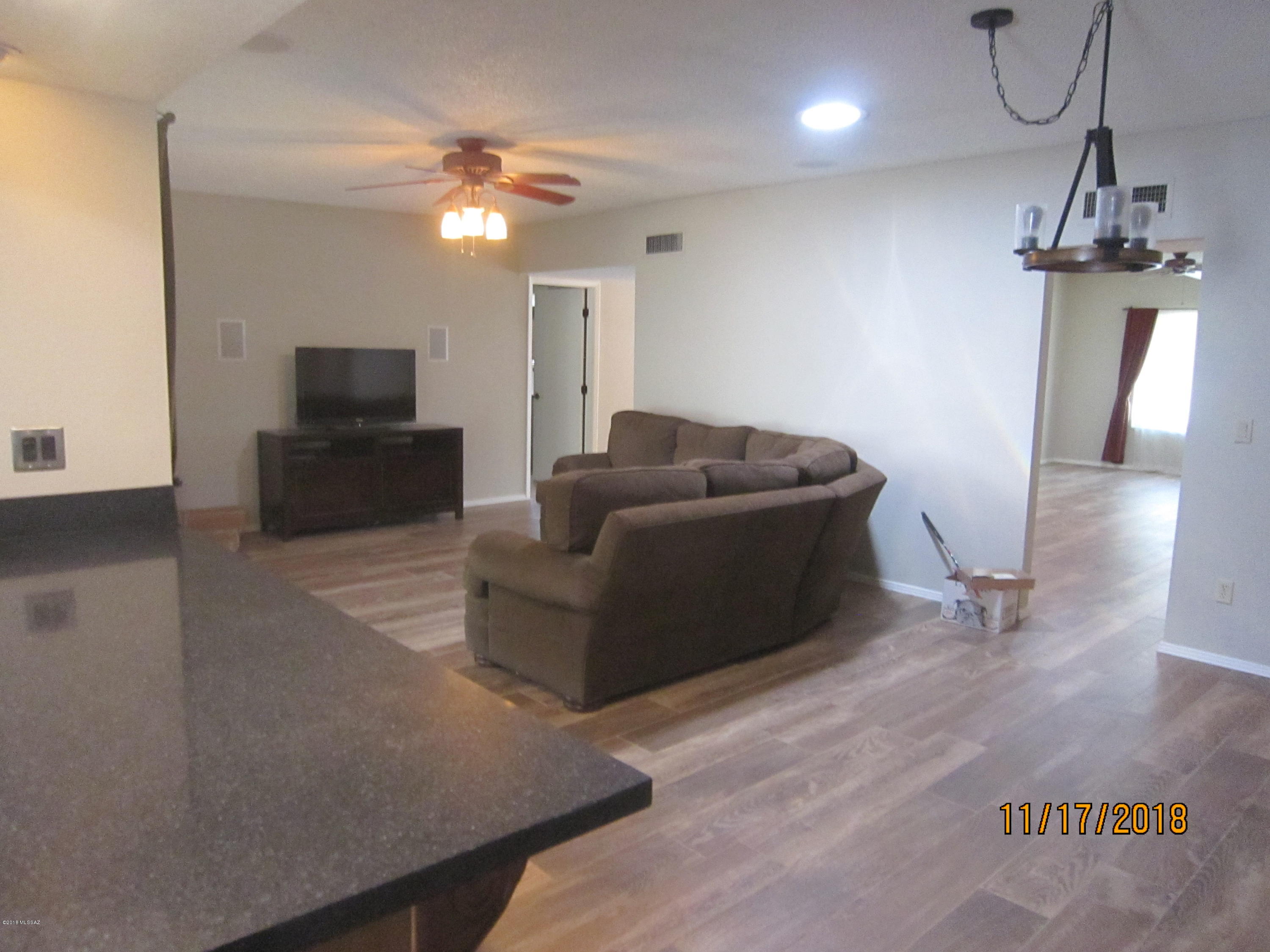 Vista Del Rio (1-217) - Residential Lease