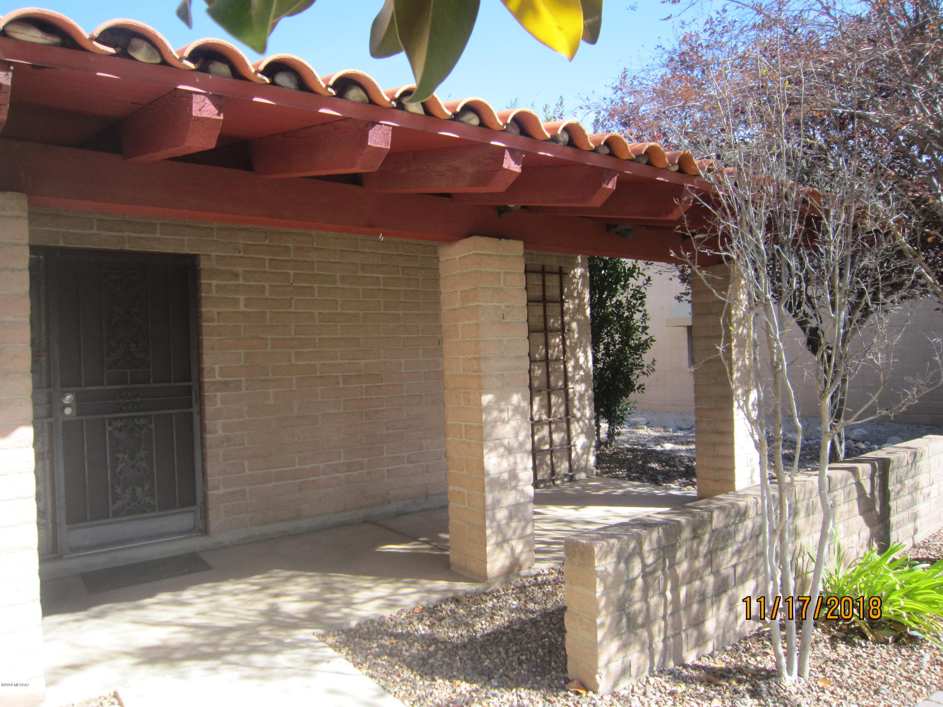 Vista Del Rio (1-217) - Residential Lease